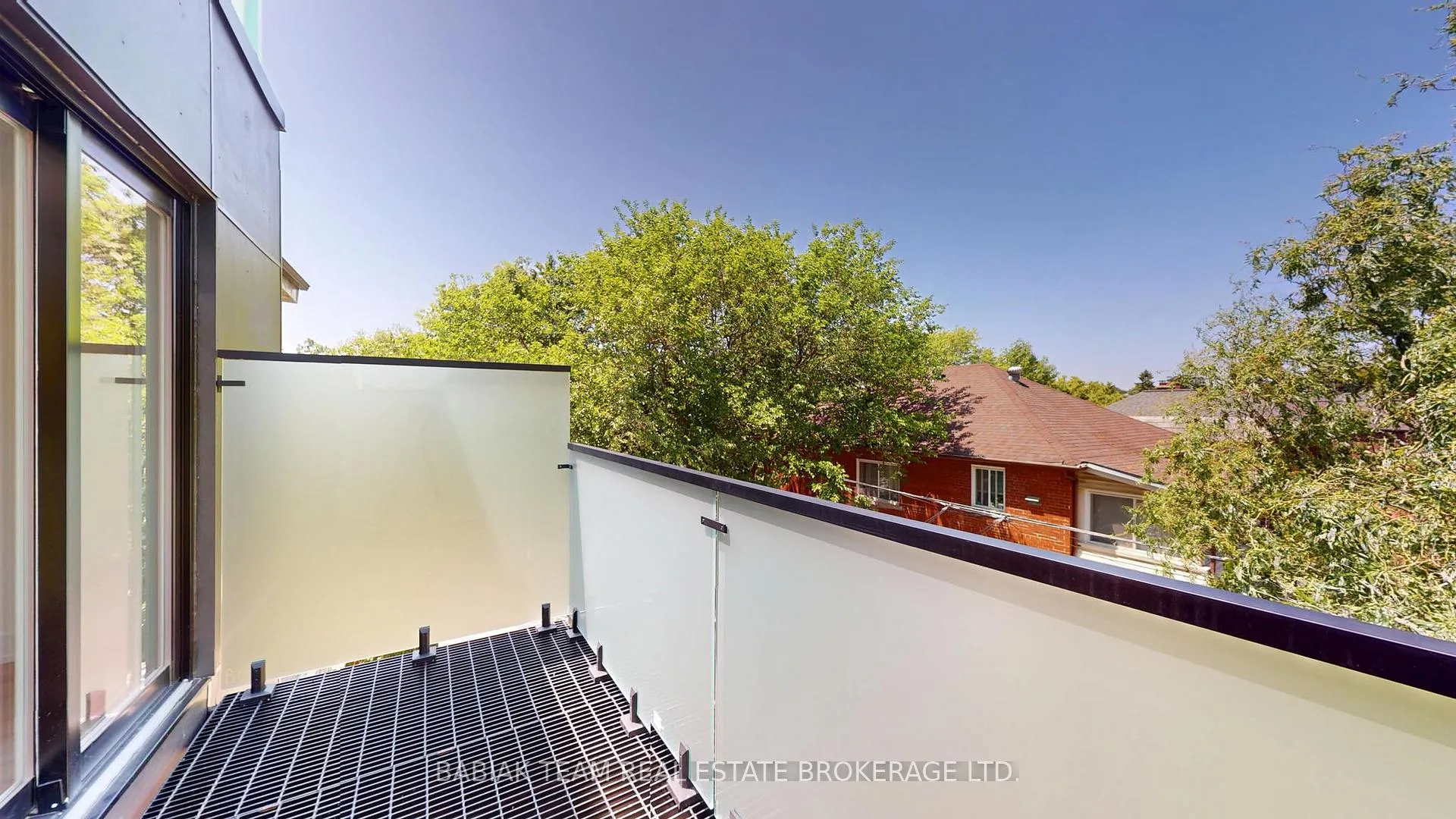 Photo 10 of Unit 302, 656 Annette Street, Toronto, Runnymede-Bloor West Village — HOMEH