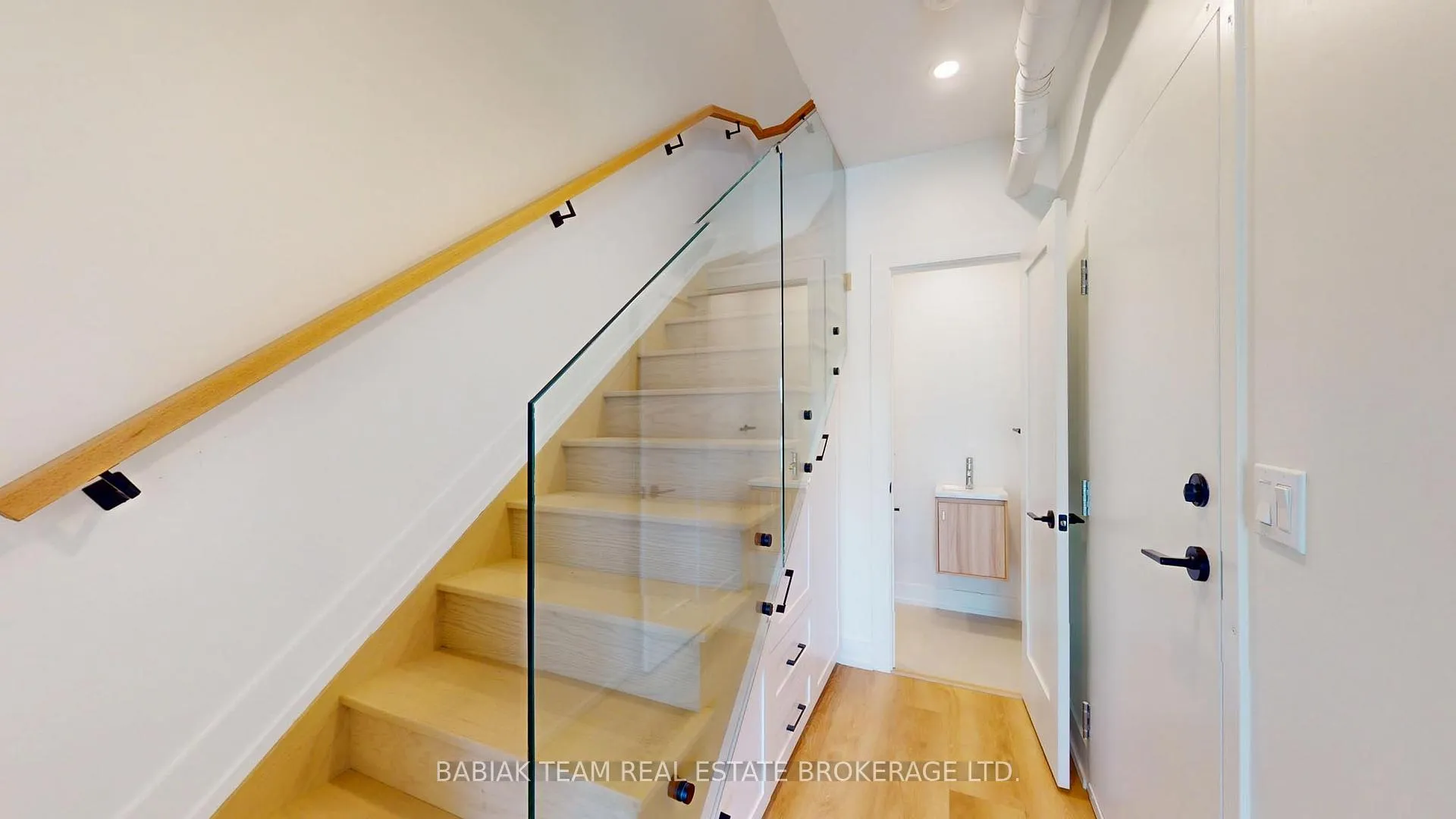 Photo 11 of Unit 302, 656 Annette Street, Toronto, Runnymede-Bloor West Village — HOMEH