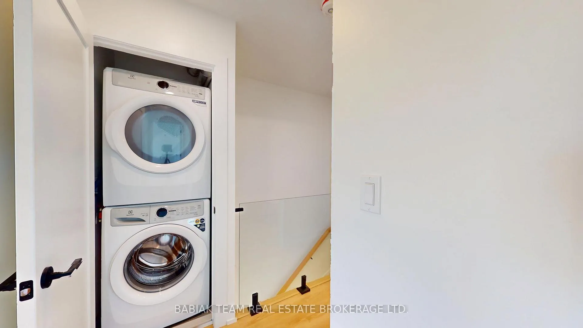 Photo 19 of Unit 302, 656 Annette Street, Toronto, Runnymede-Bloor West Village — HOMEH