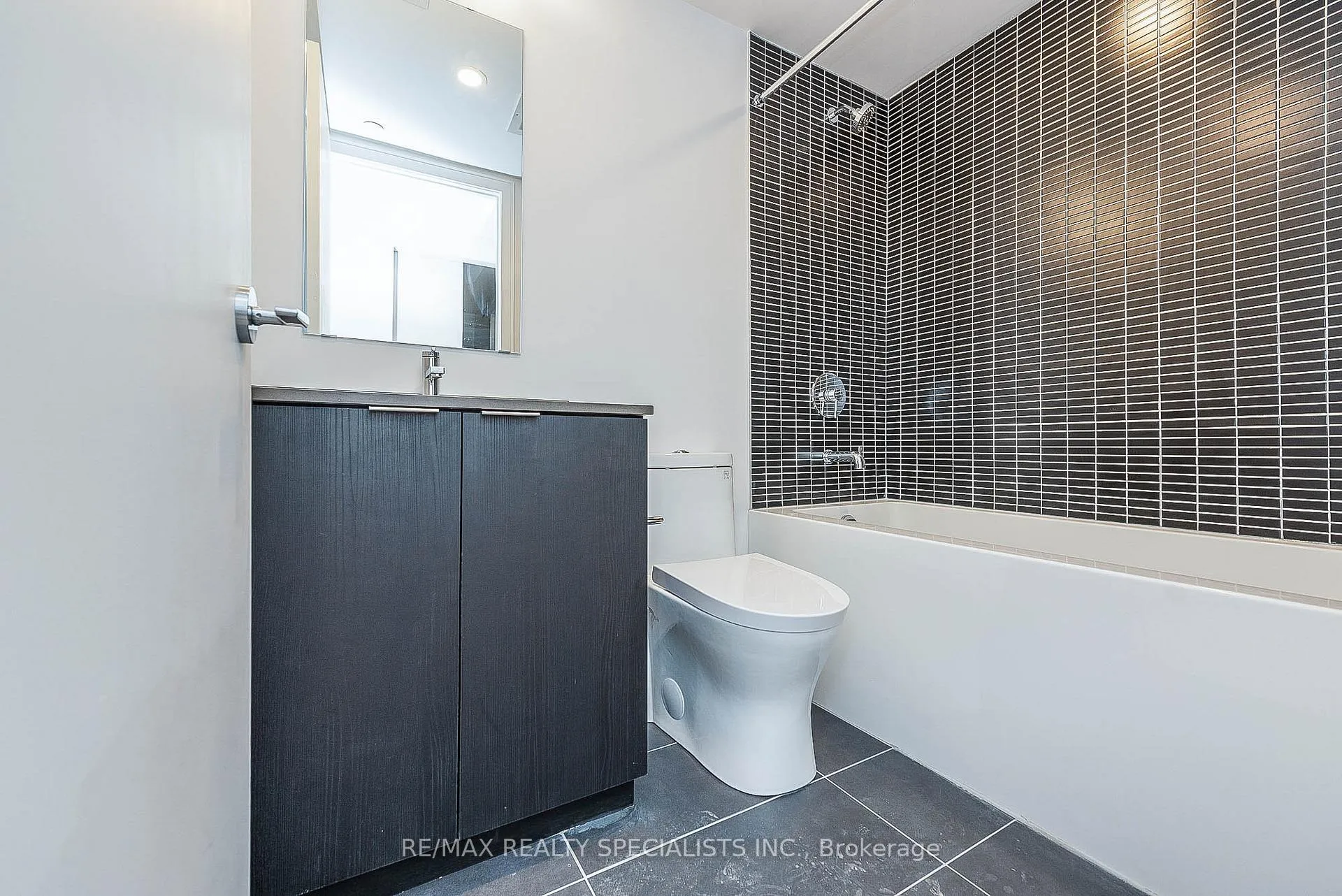 Photo 19 of Unit 305, 1 Jarvis Street, Hamilton, Beasley — HOMEH