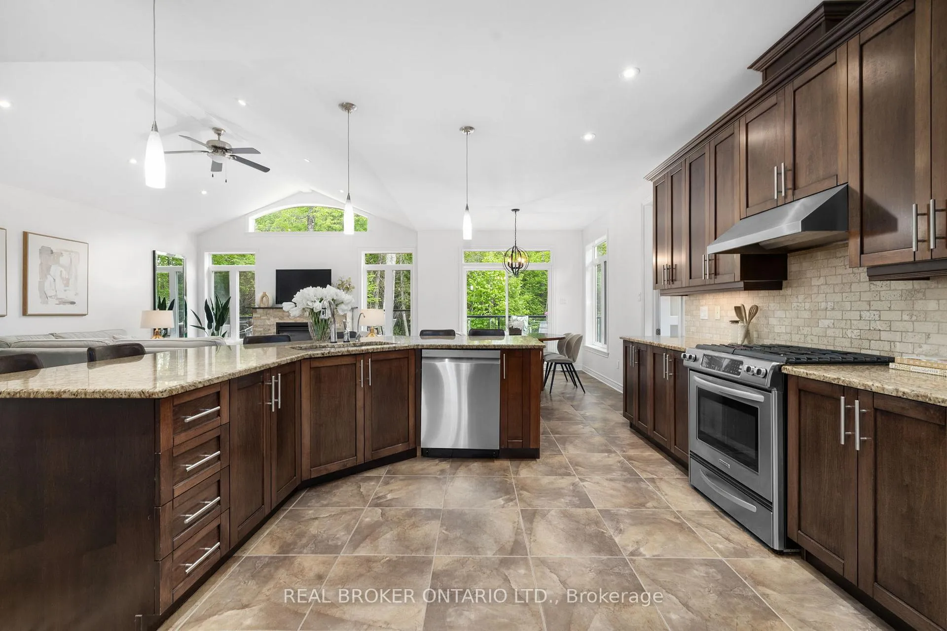 Photo 10 of 265 Justin Drive, Beckwith, Beckwith Twp — HOMEH