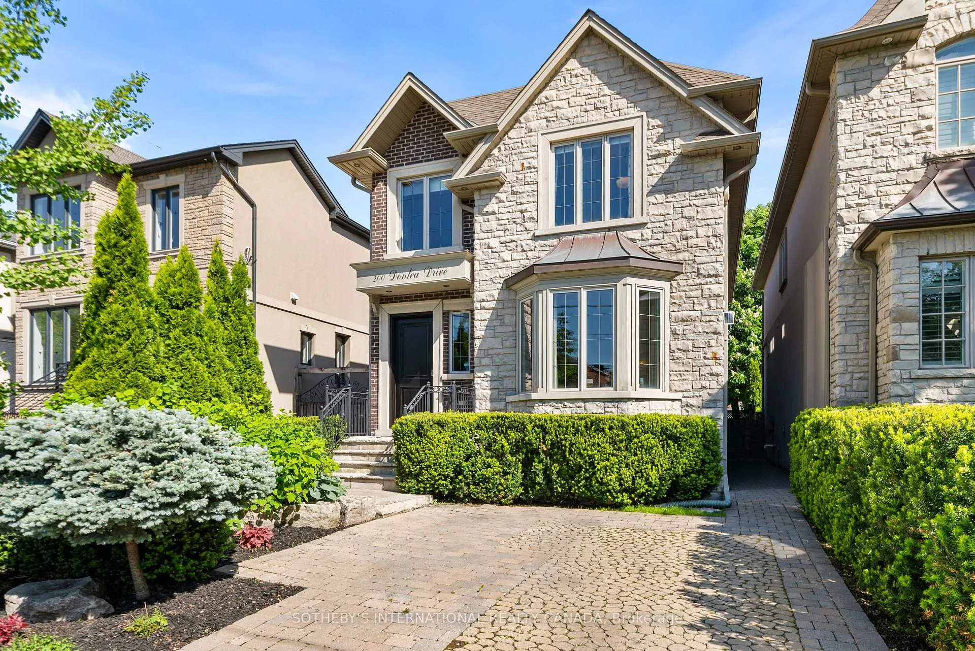 Photo 2 of 200 Donlea Drive, Toronto, Leaside — HOMEH