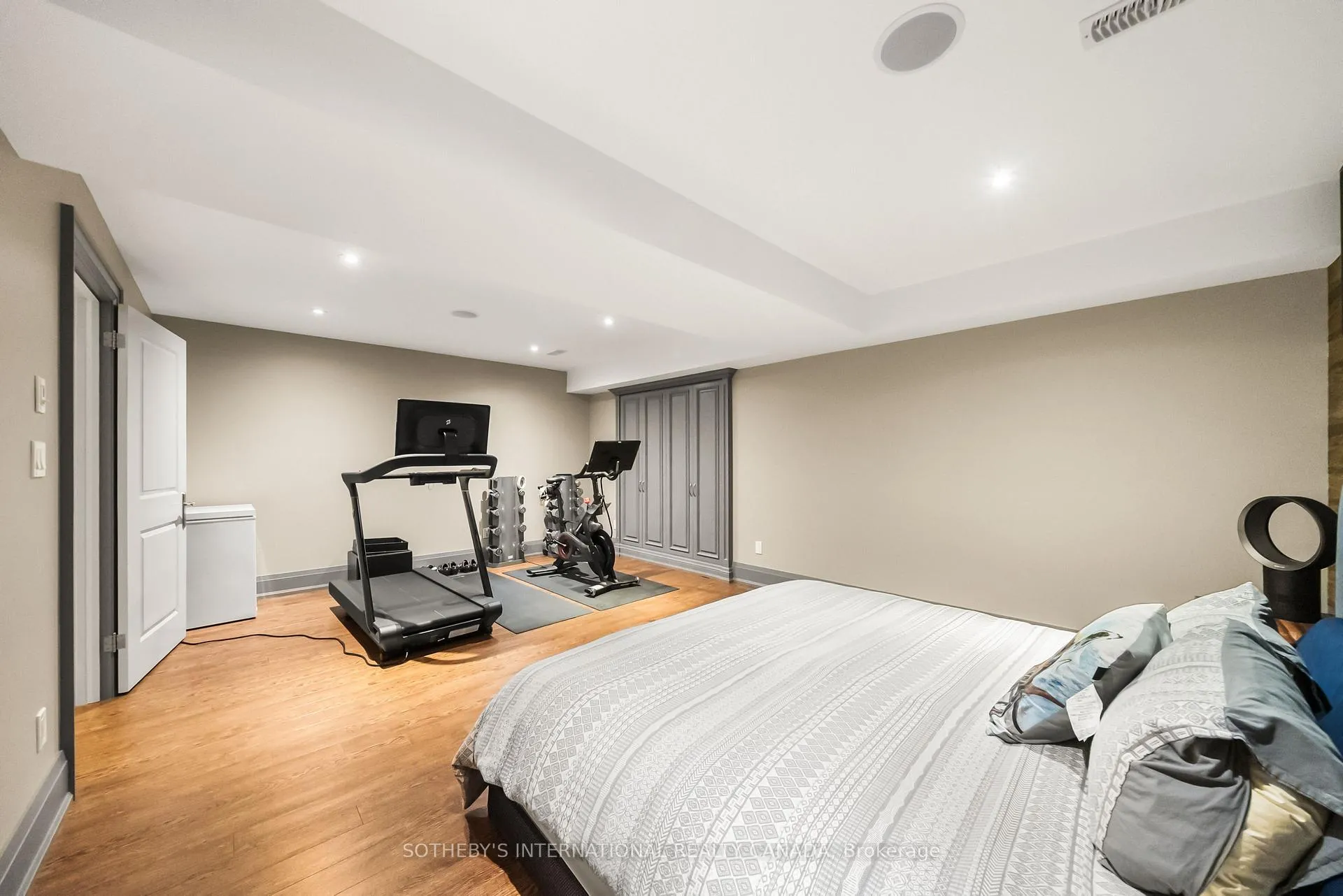 Photo 39 of 200 Donlea Drive, Toronto, Leaside — HOMEH