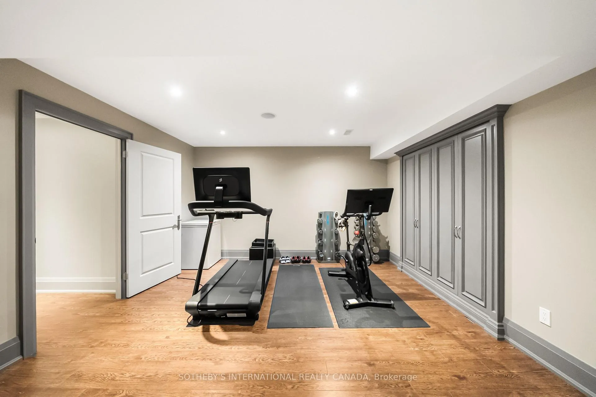 Photo 40 of 200 Donlea Drive, Toronto, Leaside — HOMEH