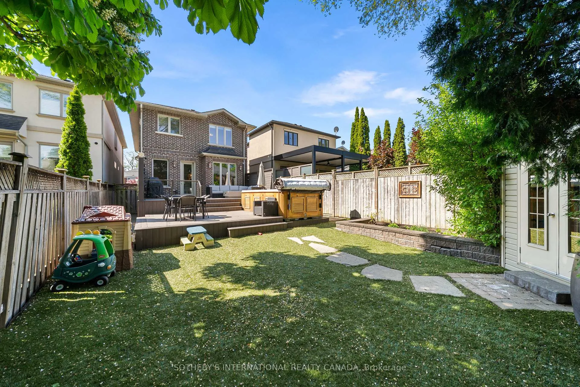 Photo 45 of 200 Donlea Drive, Toronto, Leaside — HOMEH
