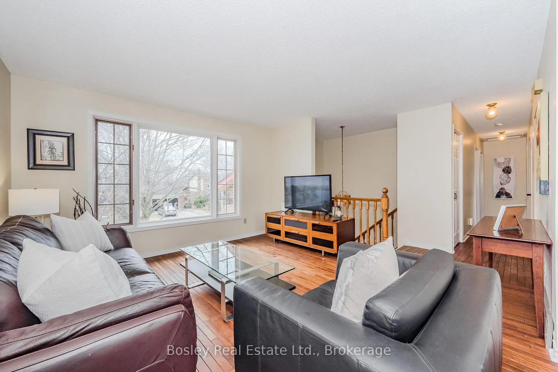 Photo 8 of 26 Brazolot Drive, Guelph, Kortright West — HOMEH