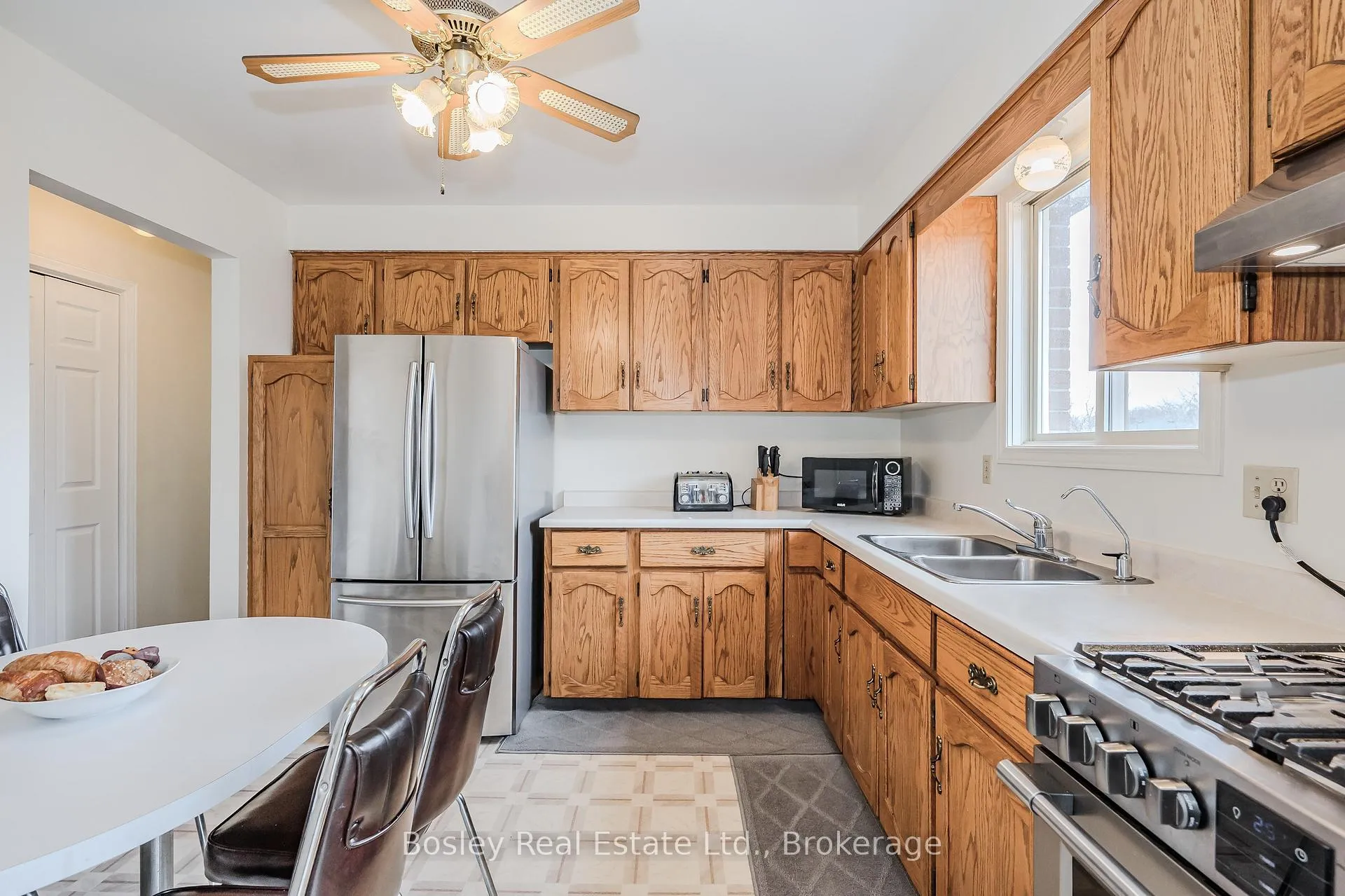 Photo 12 of 26 Brazolot Drive, Guelph, Kortright West — HOMEH