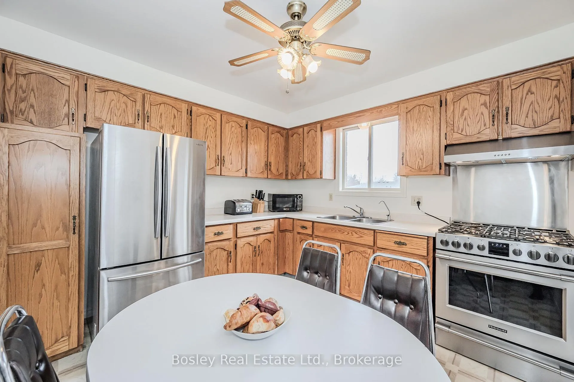 Photo 14 of 26 Brazolot Drive, Guelph, Kortright West — HOMEH