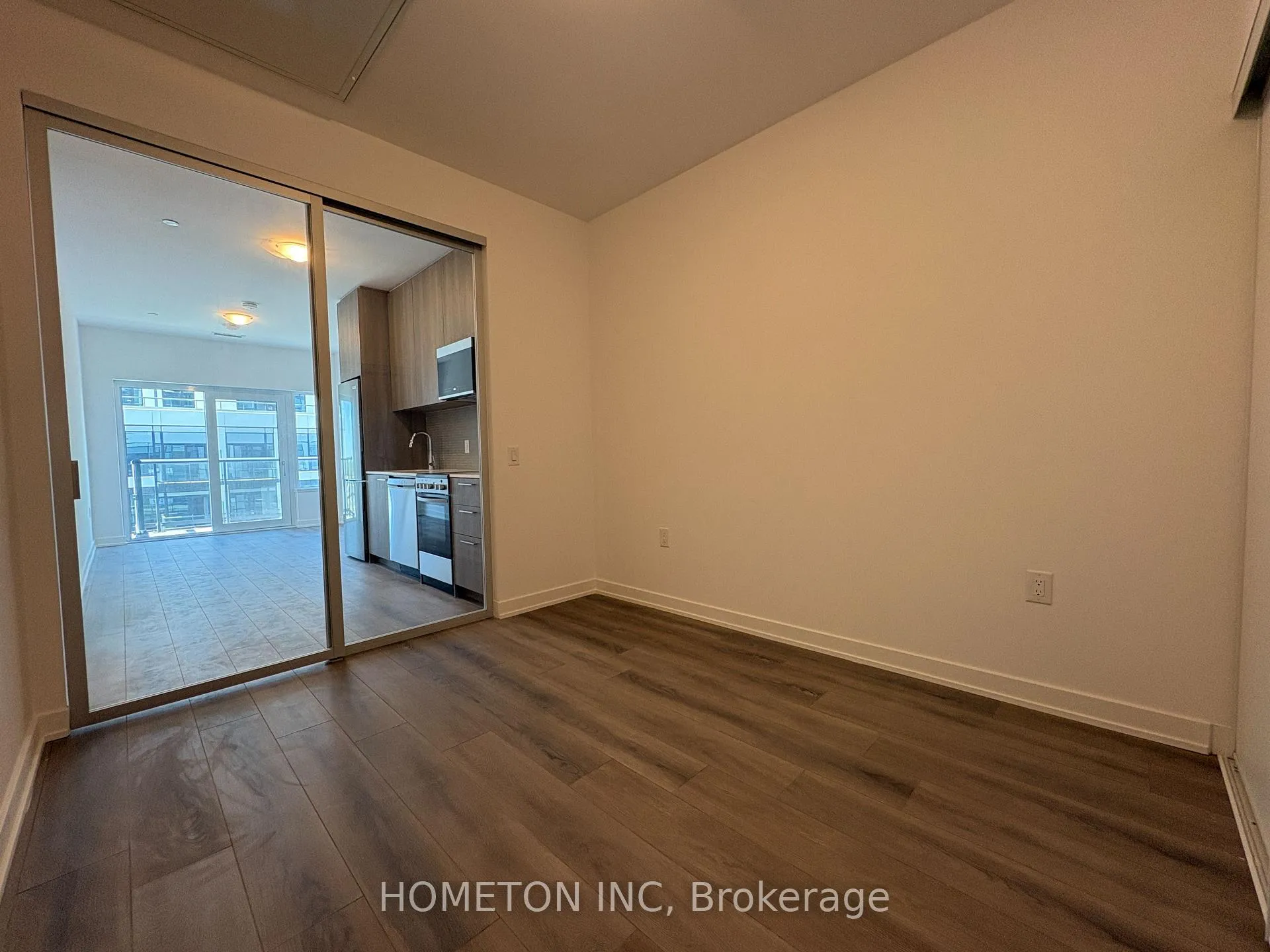 Photo 6 of Unit 813, 7439 Kingston Road, Scarborough, Rouge — HOMEH