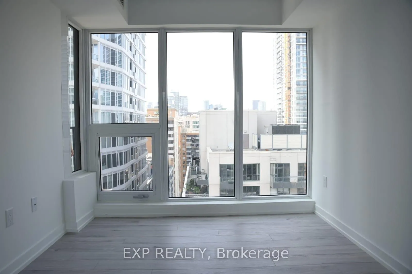 Photo 4 of Unit 1813, 77 Shuter Street, Toronto, Church-Yonge Corridor — HOMEH