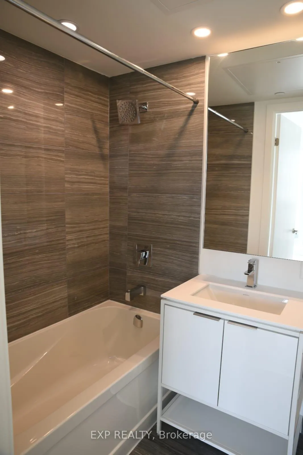 Photo 13 of Unit 1813, 77 Shuter Street, Toronto, Church-Yonge Corridor — HOMEH