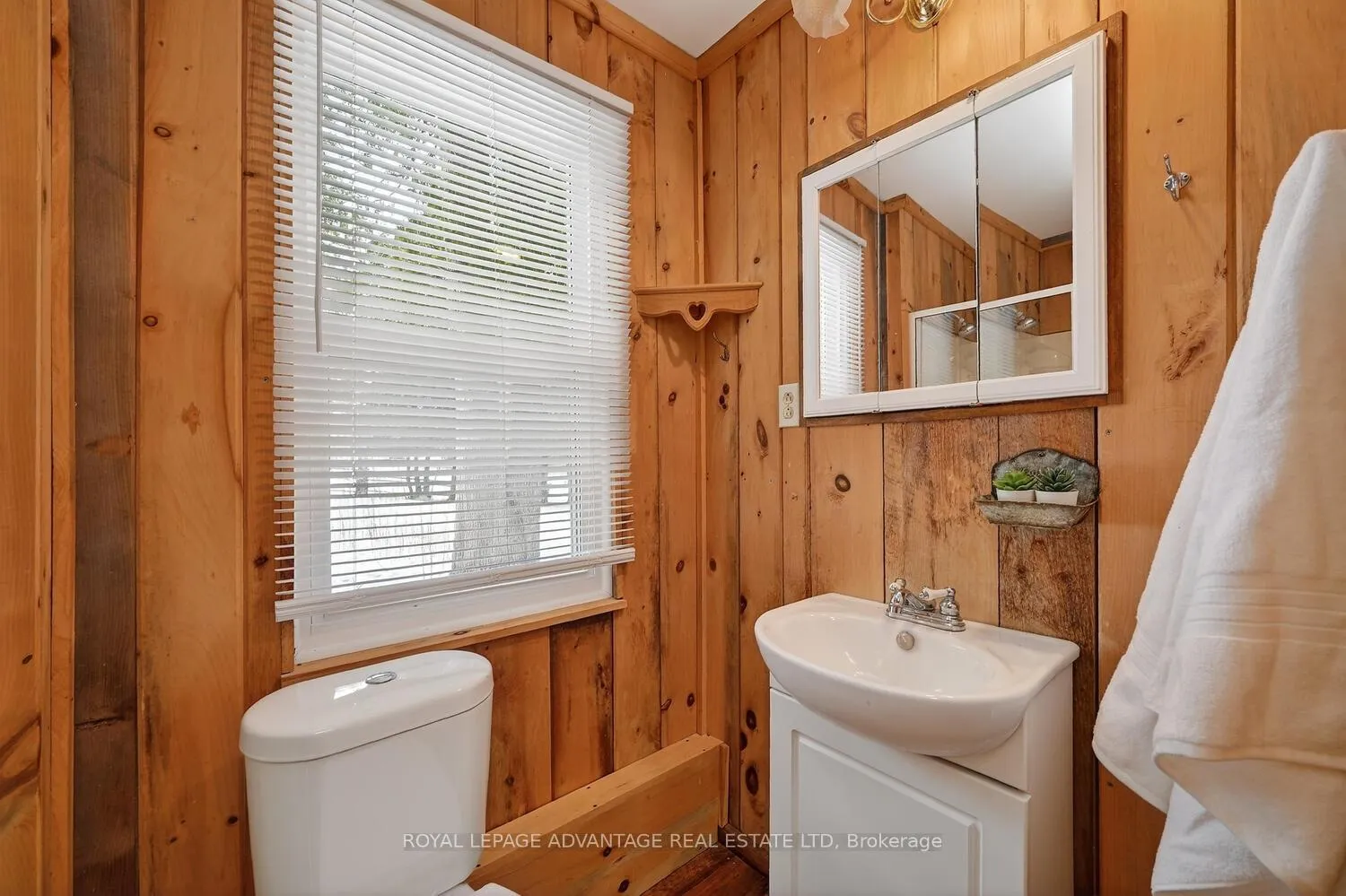 Photo 23 of 236 Hall's Lane, Tay Valley, Bathurst/Burgess & Sherbrooke (Bathurst) Twp — HOMEH