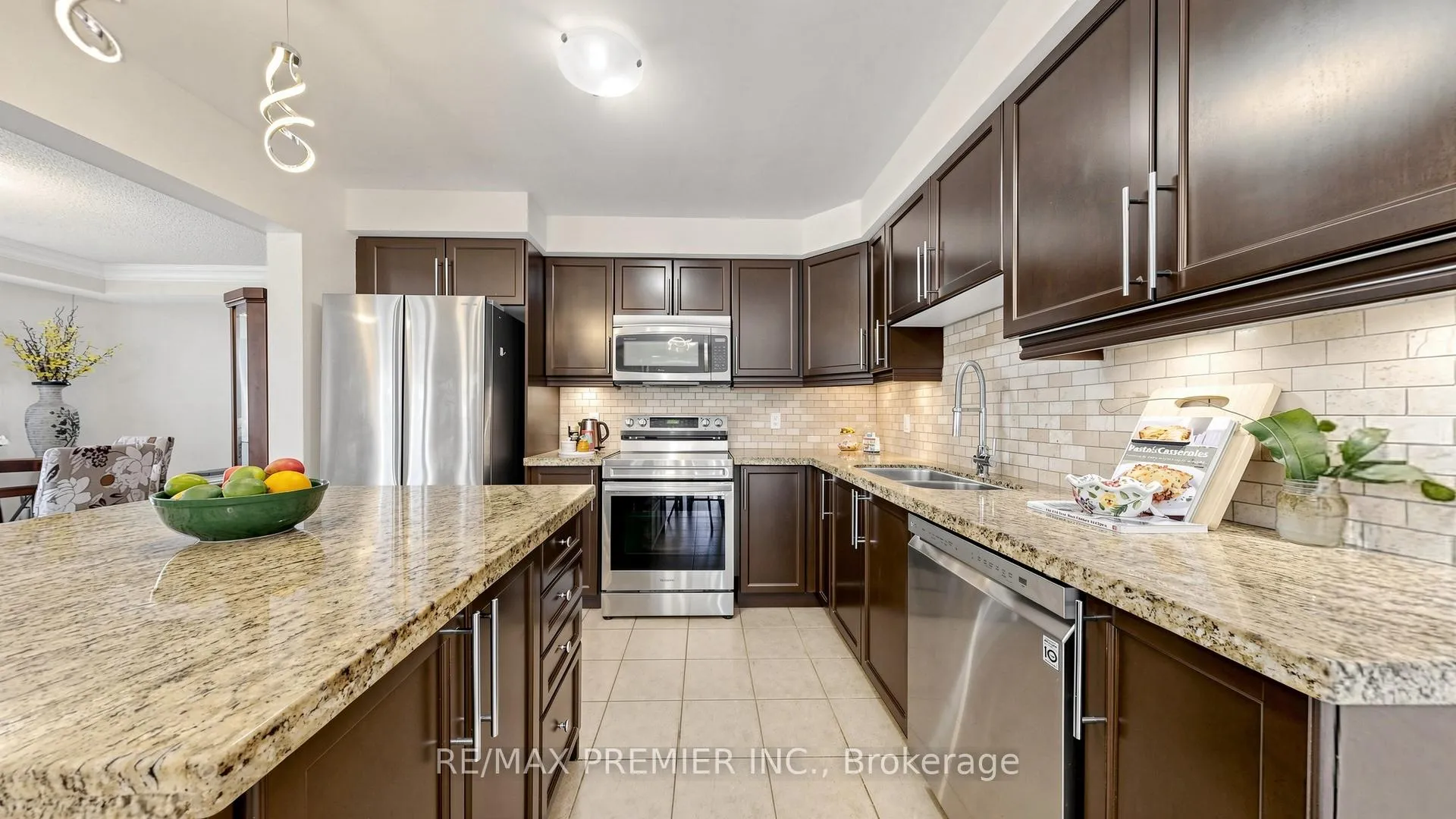 Photo 12 of 7 Stemford Road, Brampton, Northwest Brampton — HOMEH