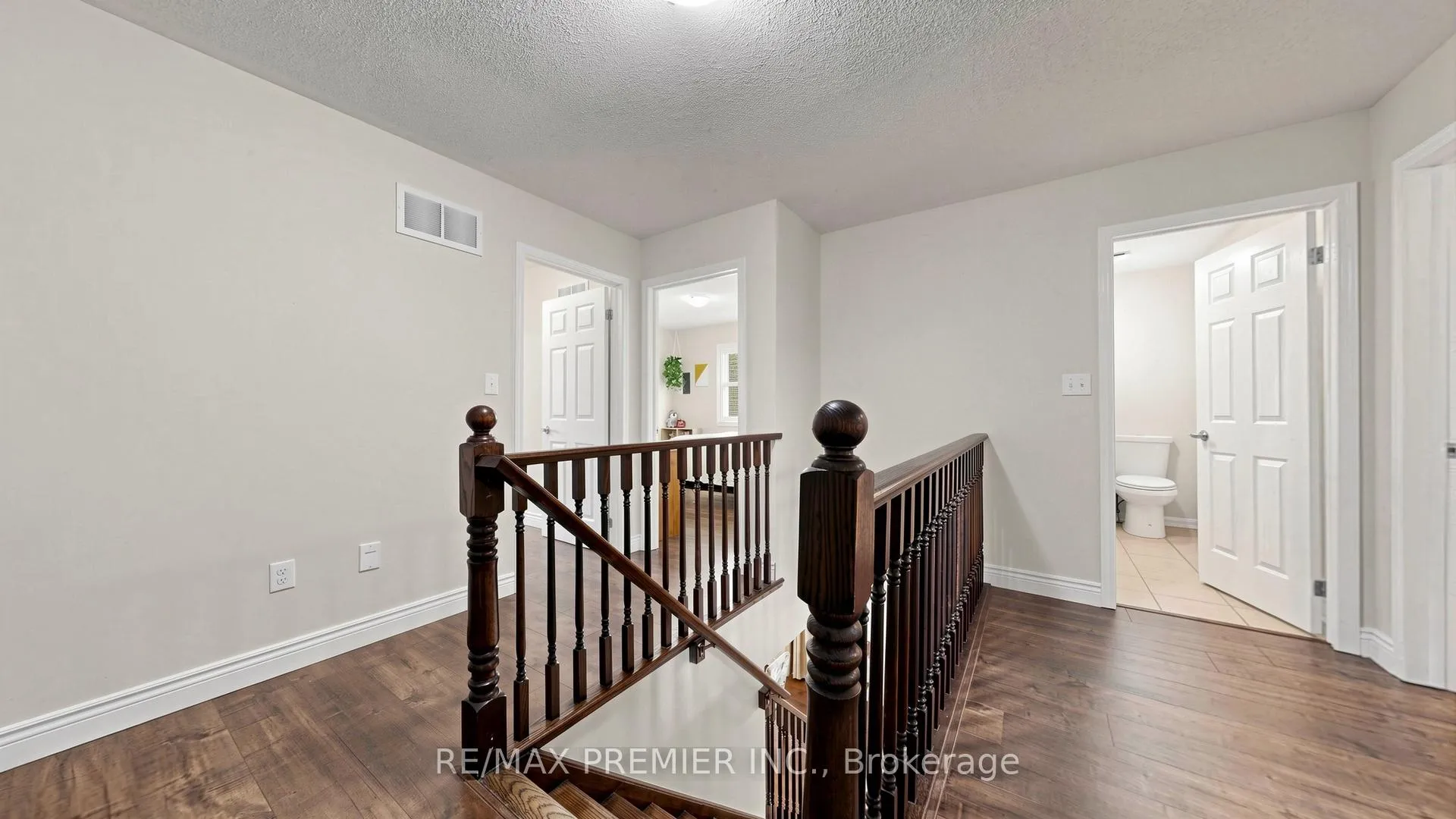 Photo 22 of 7 Stemford Road, Brampton, Northwest Brampton — HOMEH