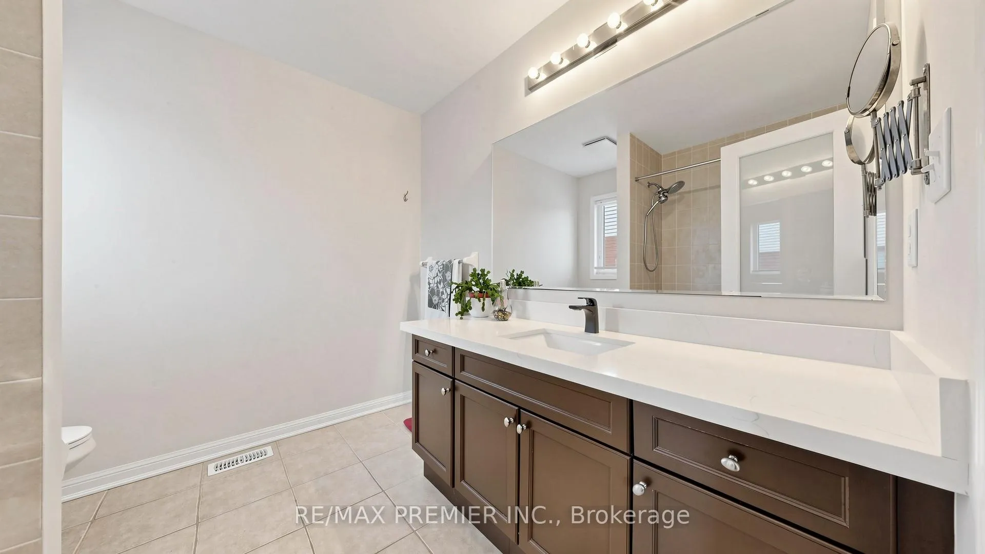 Photo 26 of 7 Stemford Road, Brampton, Northwest Brampton — HOMEH