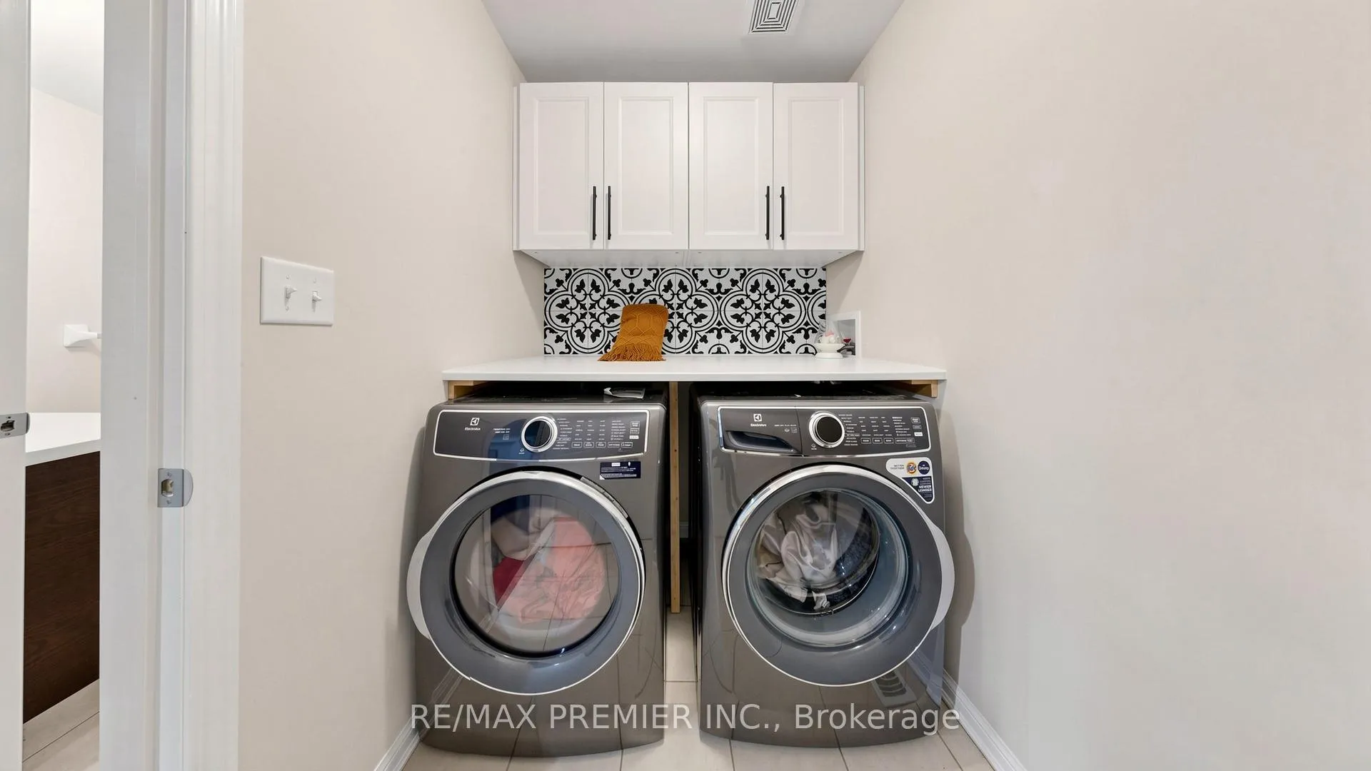 Photo 34 of 7 Stemford Road, Brampton, Northwest Brampton — HOMEH
