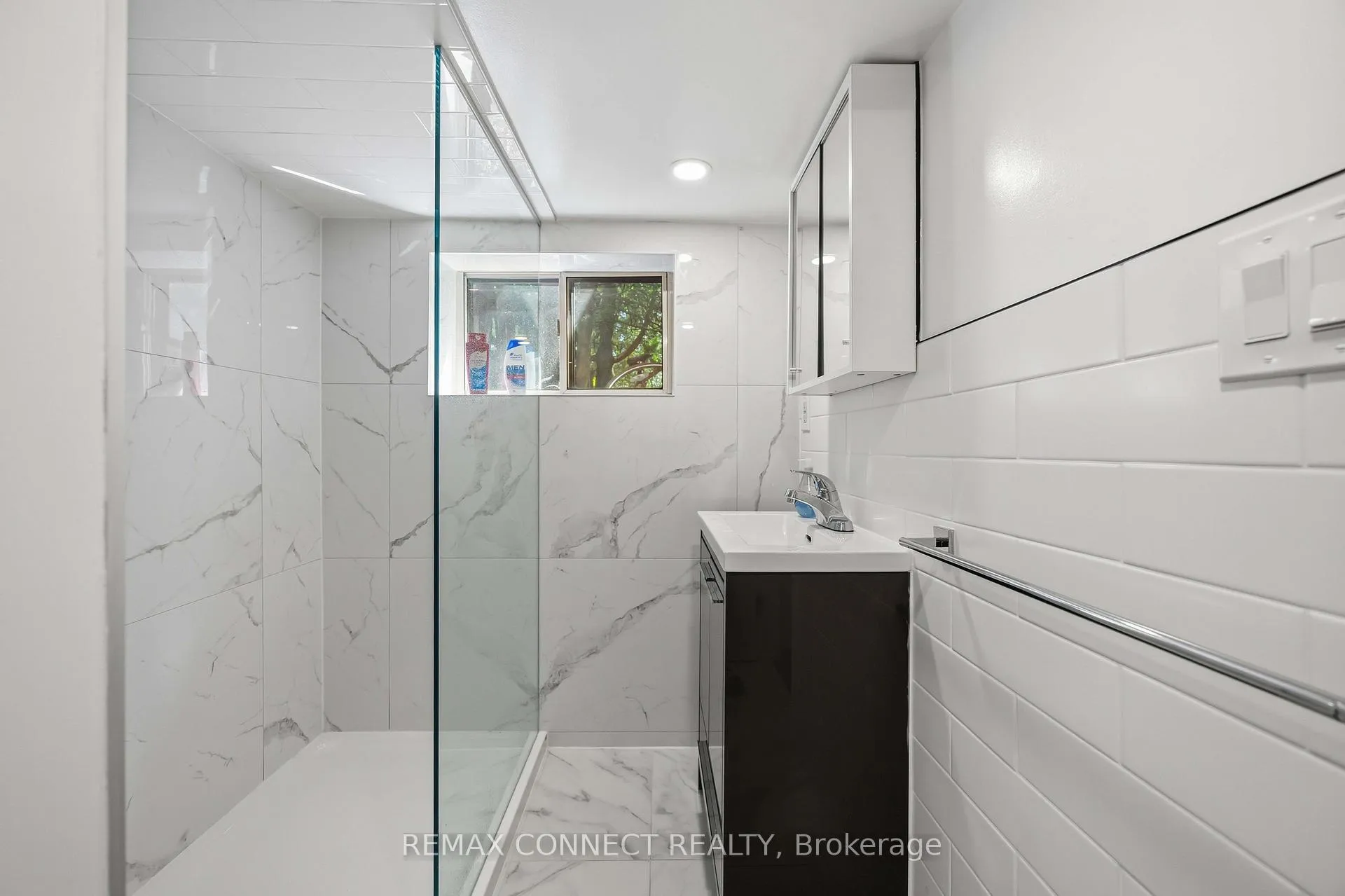 Photo 19 of 261 Cedarvale Avenue, Toronto, Woodbine-Lumsden — HOMEH