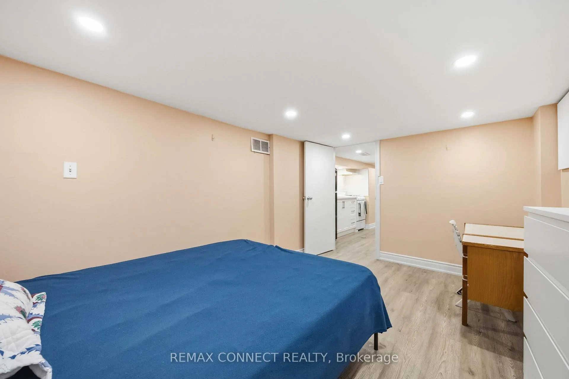 Photo 20 of 261 Cedarvale Avenue, Toronto, Woodbine-Lumsden — HOMEH