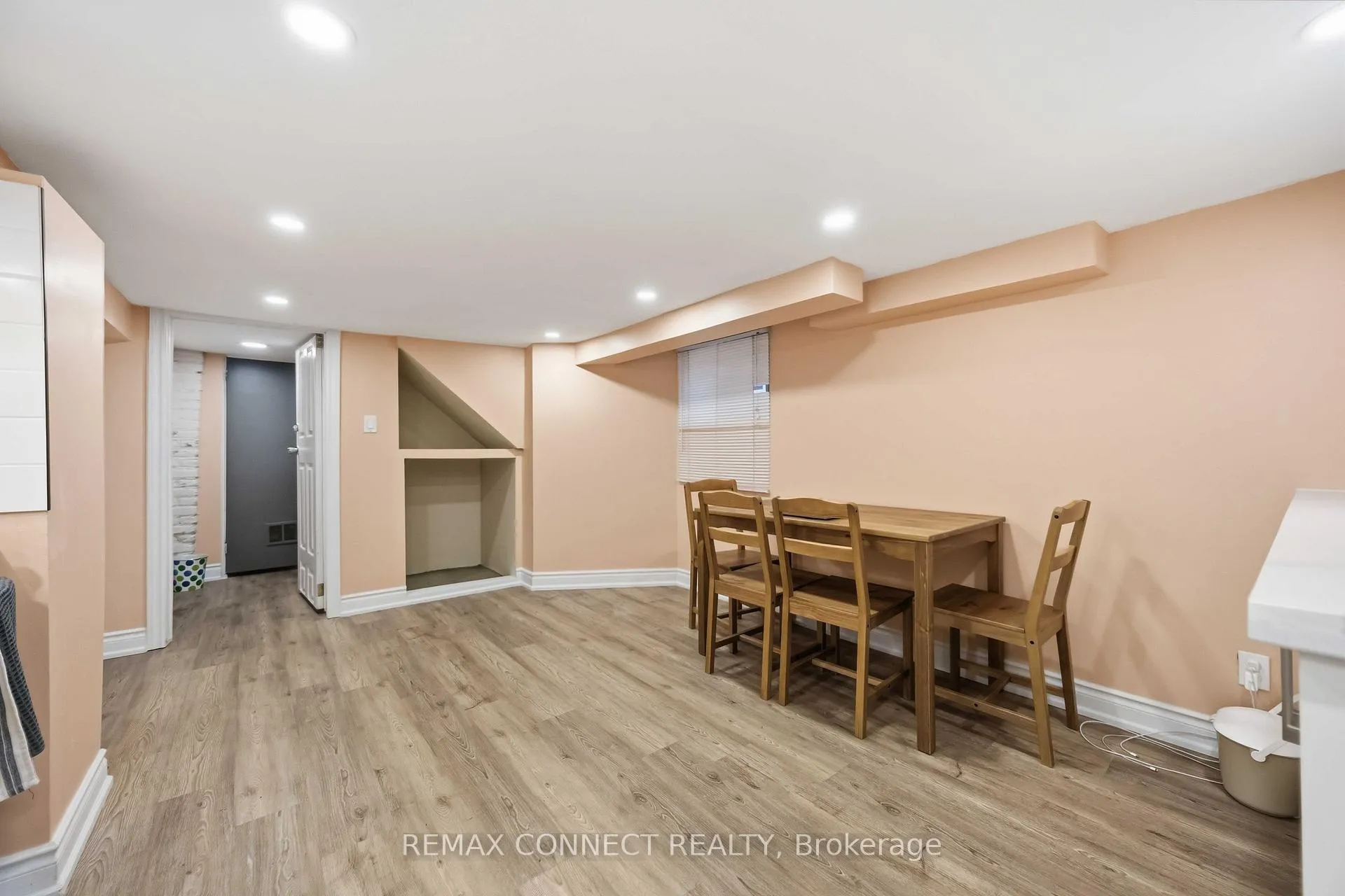 Photo 23 of 261 Cedarvale Avenue, Toronto, Woodbine-Lumsden — HOMEH