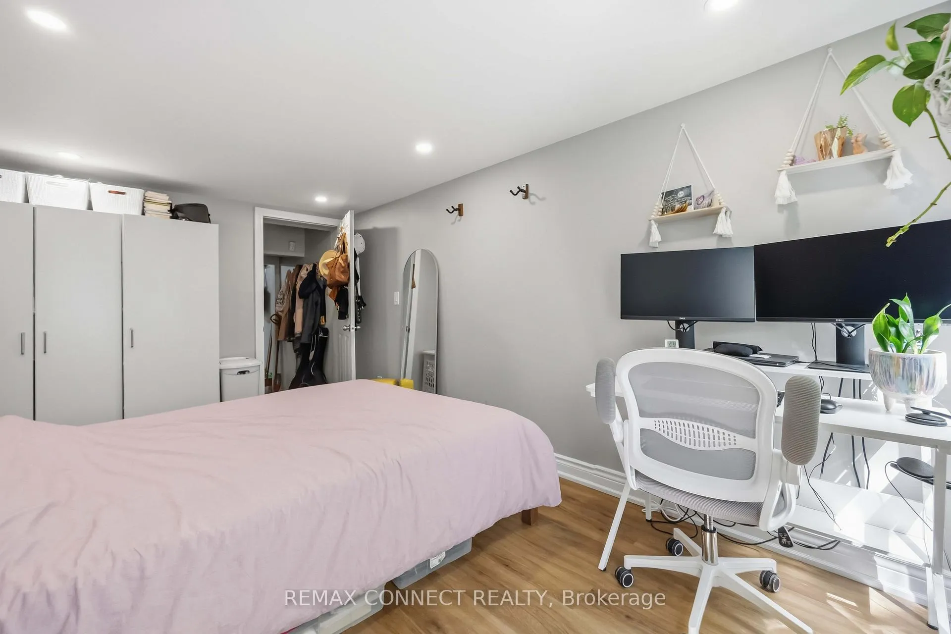 Photo 29 of 261 Cedarvale Avenue, Toronto, Woodbine-Lumsden — HOMEH