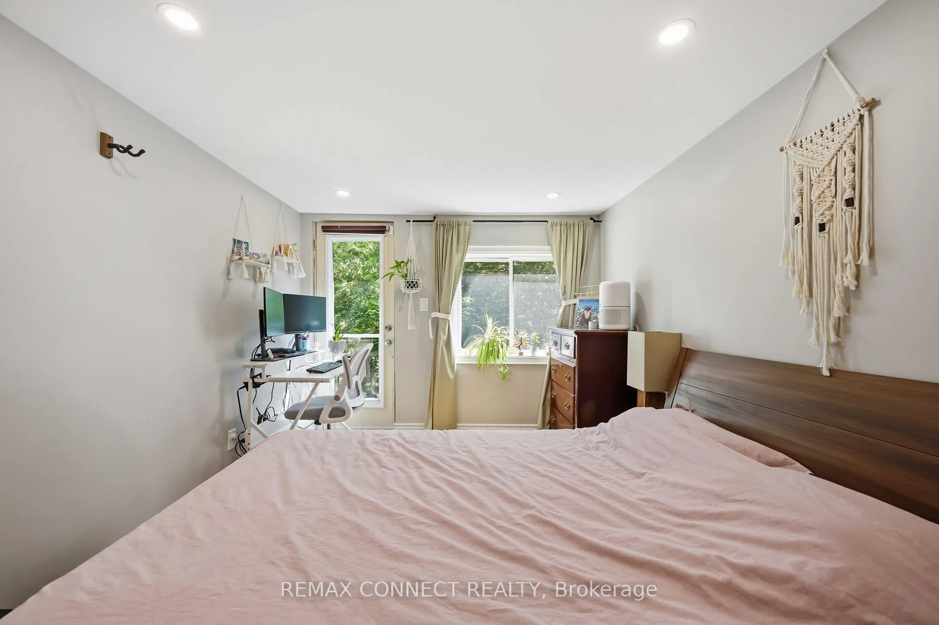 Photo 33 of 261 Cedarvale Avenue, Toronto, Woodbine-Lumsden — HOMEH