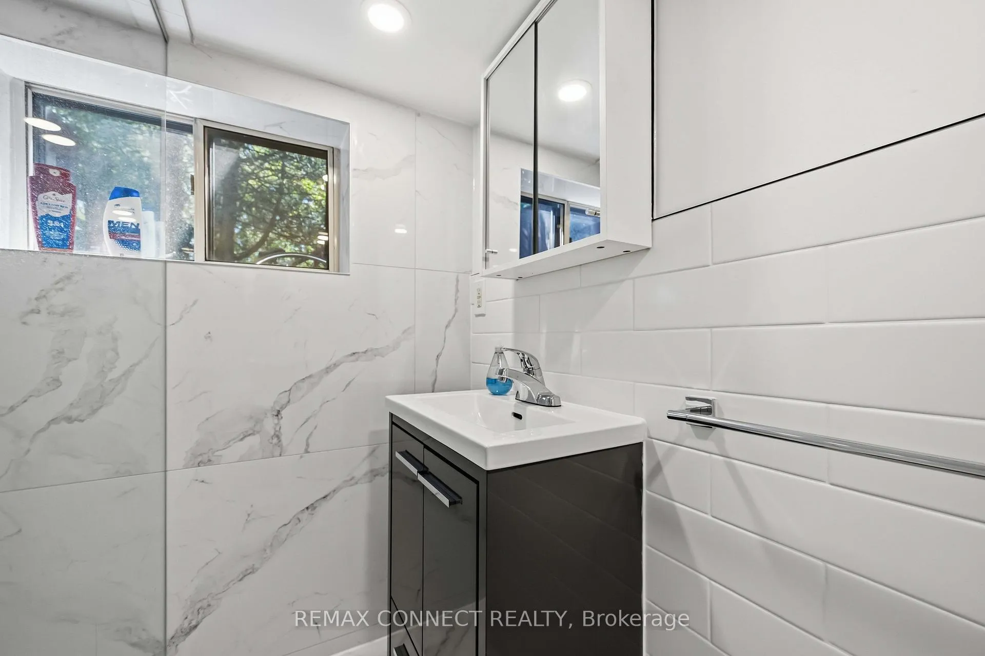 Photo 38 of 261 Cedarvale Avenue, Toronto, Woodbine-Lumsden — HOMEH