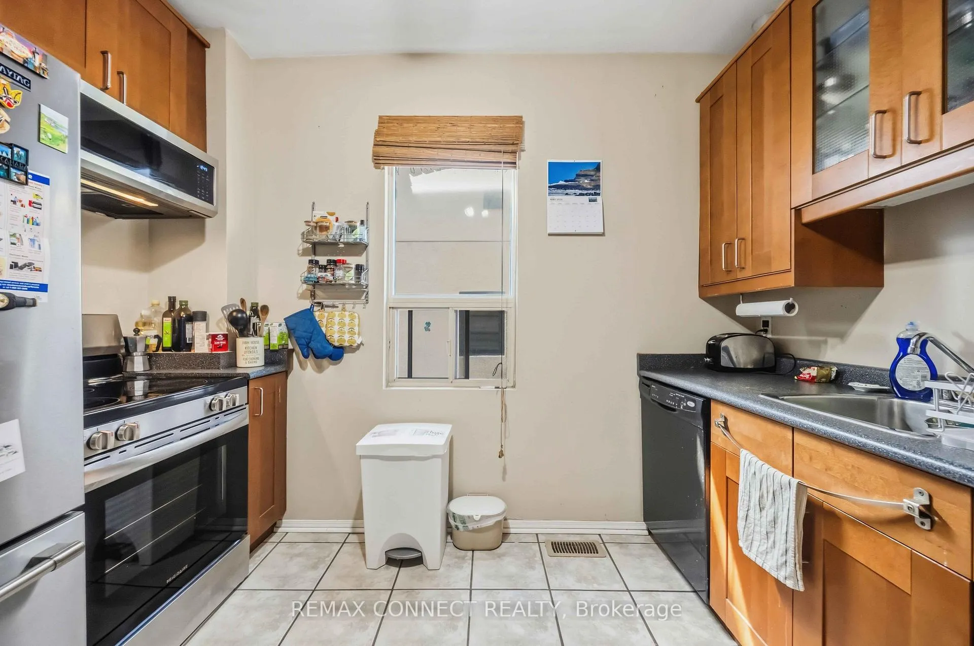 Photo 40 of 261 Cedarvale Avenue, Toronto, Woodbine-Lumsden — HOMEH