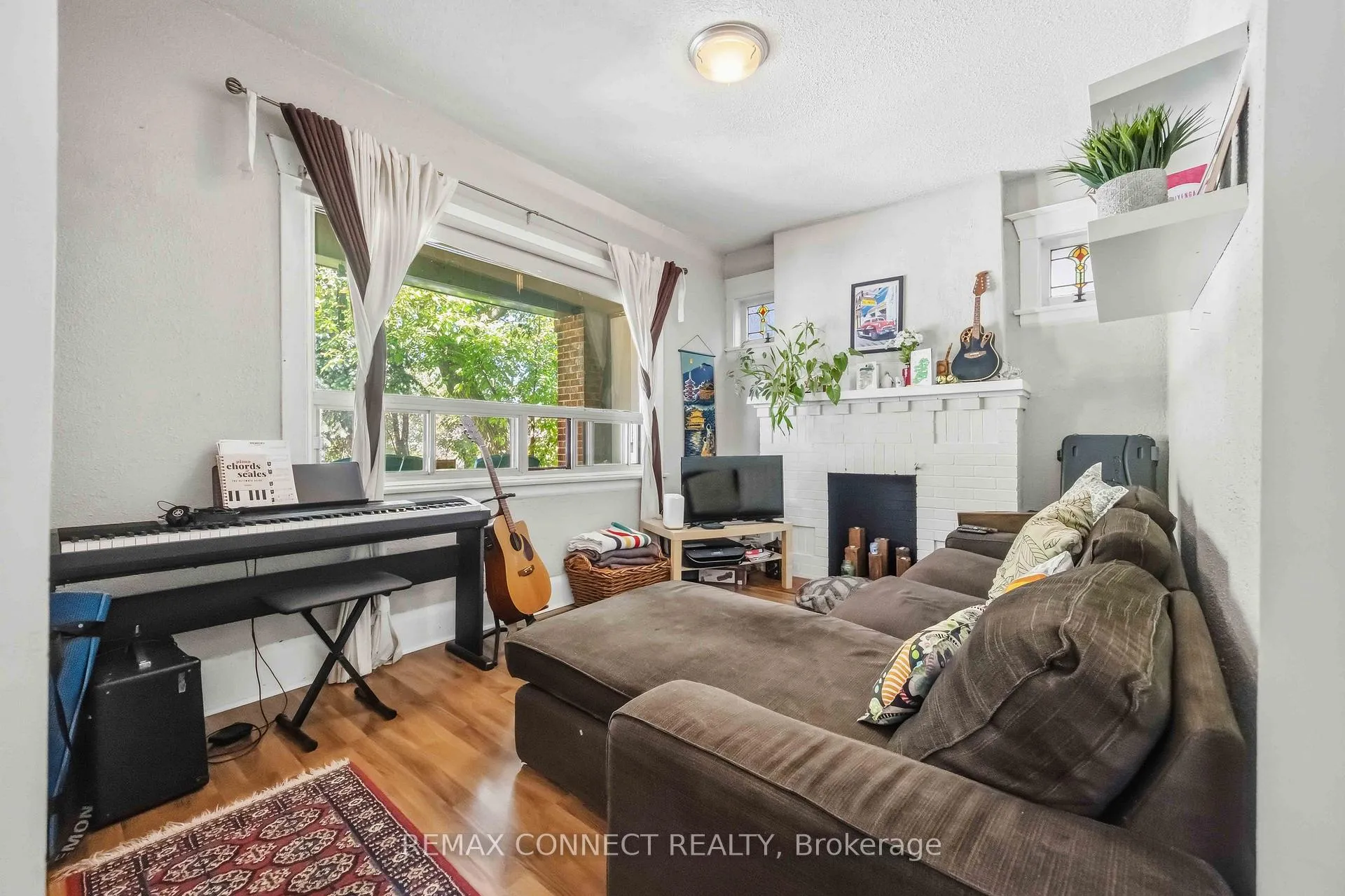 Photo 45 of 261 Cedarvale Avenue, Toronto, Woodbine-Lumsden — HOMEH