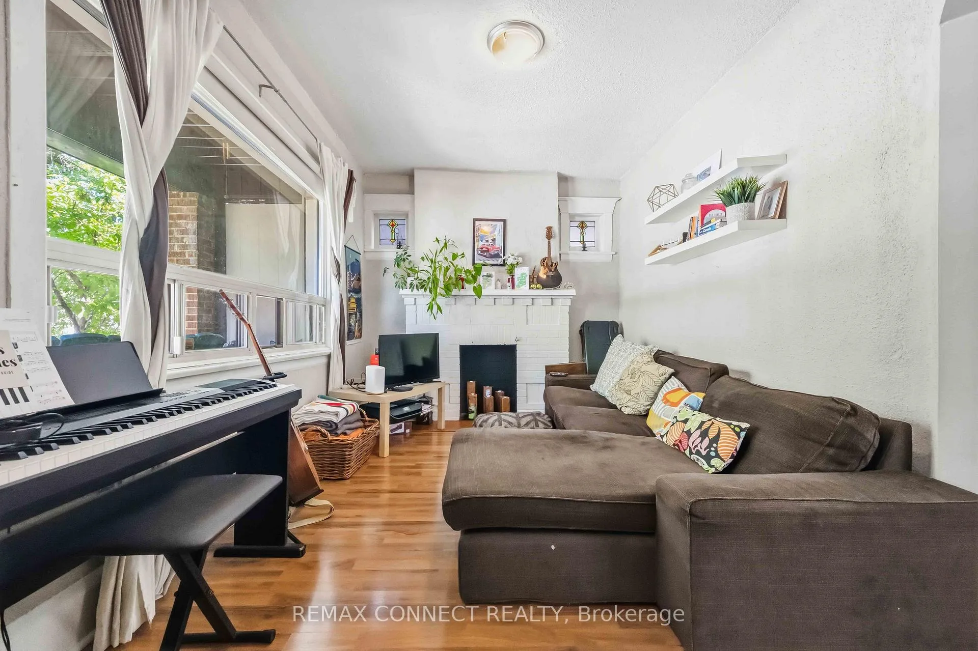 Photo 47 of 261 Cedarvale Avenue, Toronto, Woodbine-Lumsden — HOMEH