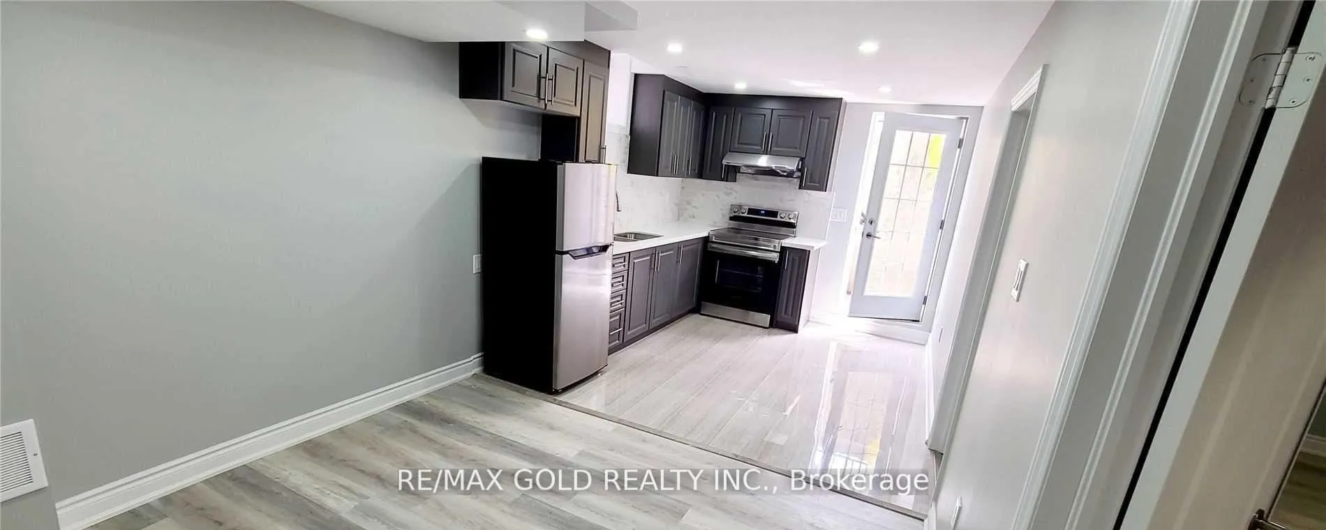 Photo 3 of Unit Bsmt, 29 Sunny Glen Crescent, Brampton, Northwest Sandalwood Parkway — HOMEH