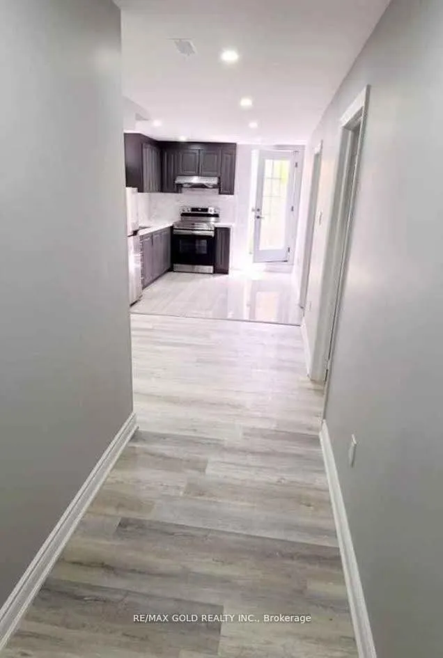Photo 4 of Unit Bsmt, 29 Sunny Glen Crescent, Brampton, Northwest Sandalwood Parkway — HOMEH