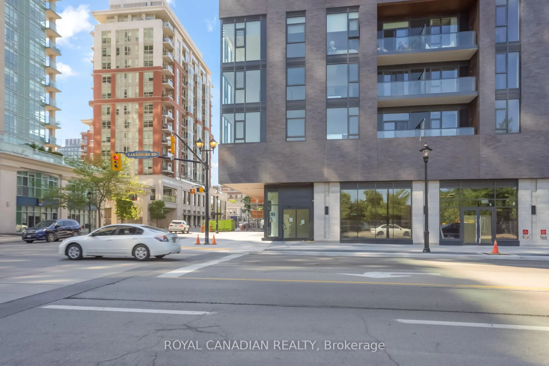 Photo 4 of Unit 610, 2075 Lakeshore Road, Burlington, Brant — HOMEH