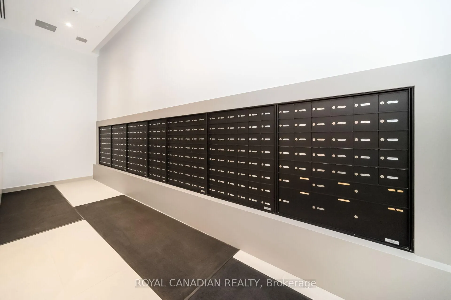 Photo 12 of Unit 610, 2075 Lakeshore Road, Burlington, Brant — HOMEH