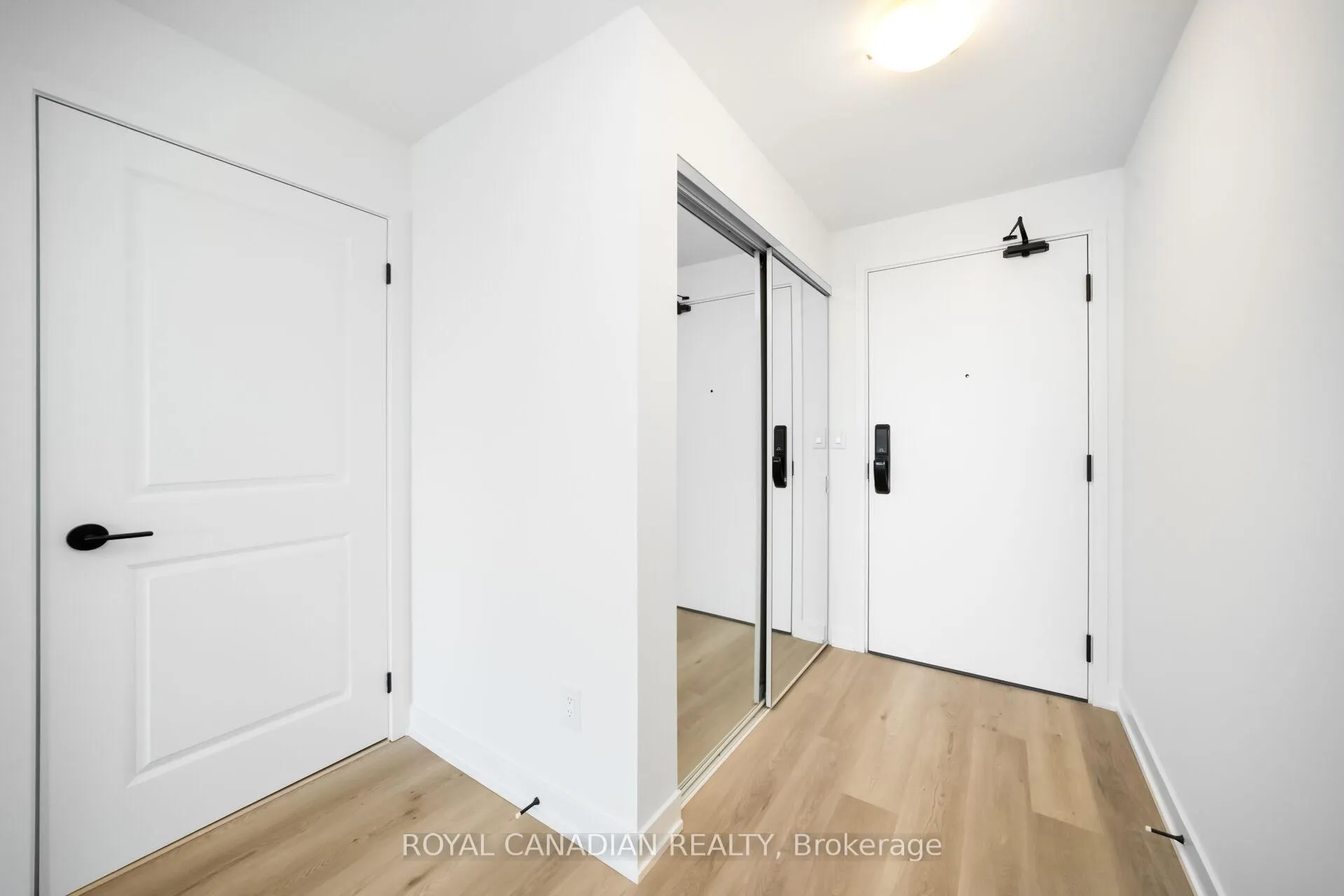 Photo 15 of Unit 610, 2075 Lakeshore Road, Burlington, Brant — HOMEH