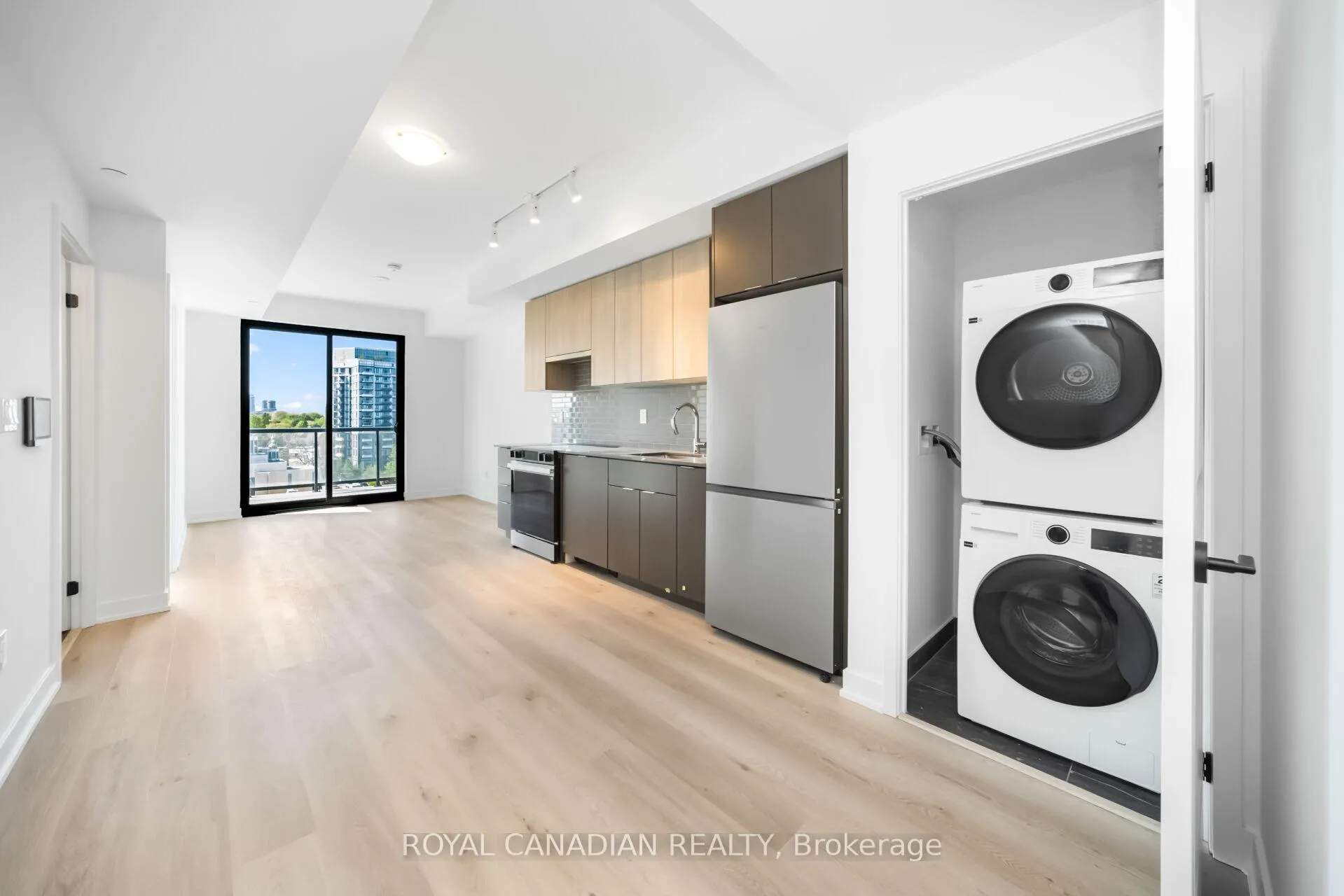 Photo 16 of Unit 610, 2075 Lakeshore Road, Burlington, Brant — HOMEH