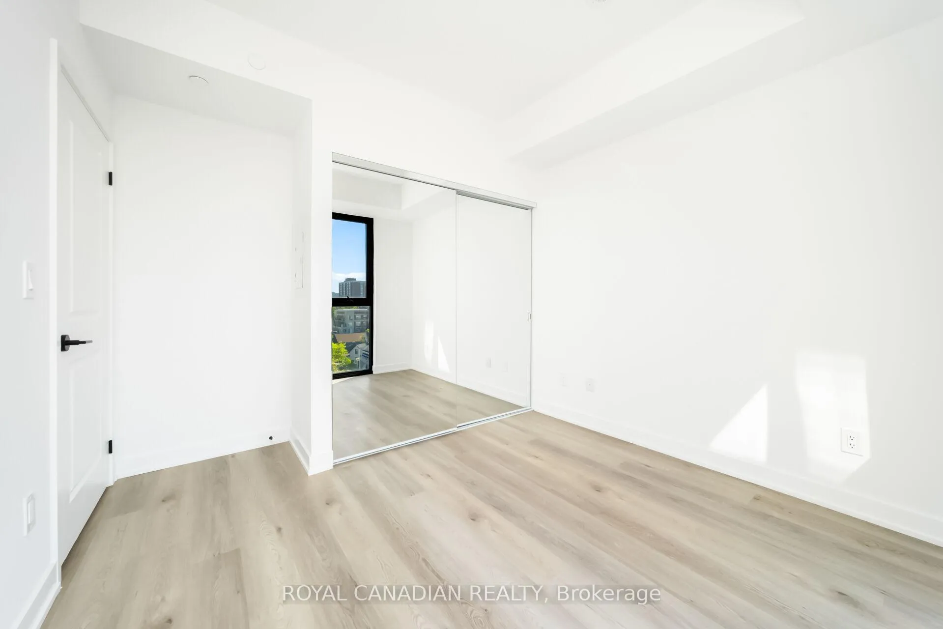Photo 21 of Unit 610, 2075 Lakeshore Road, Burlington, Brant — HOMEH