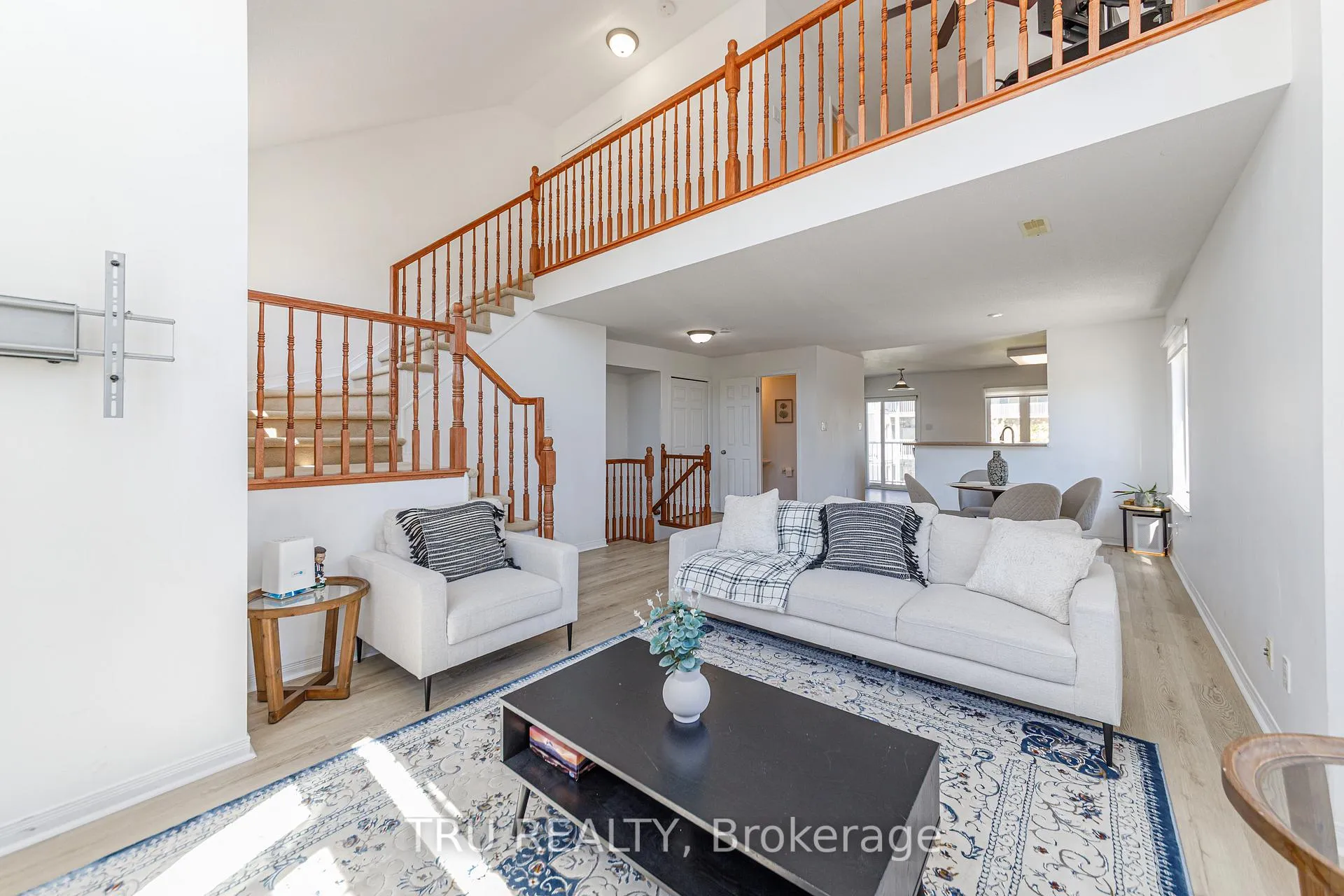 Photo 3 of Unit 10, 272 Keltie Private, Ottawa, Barrhaven - Longfields — HOMEH