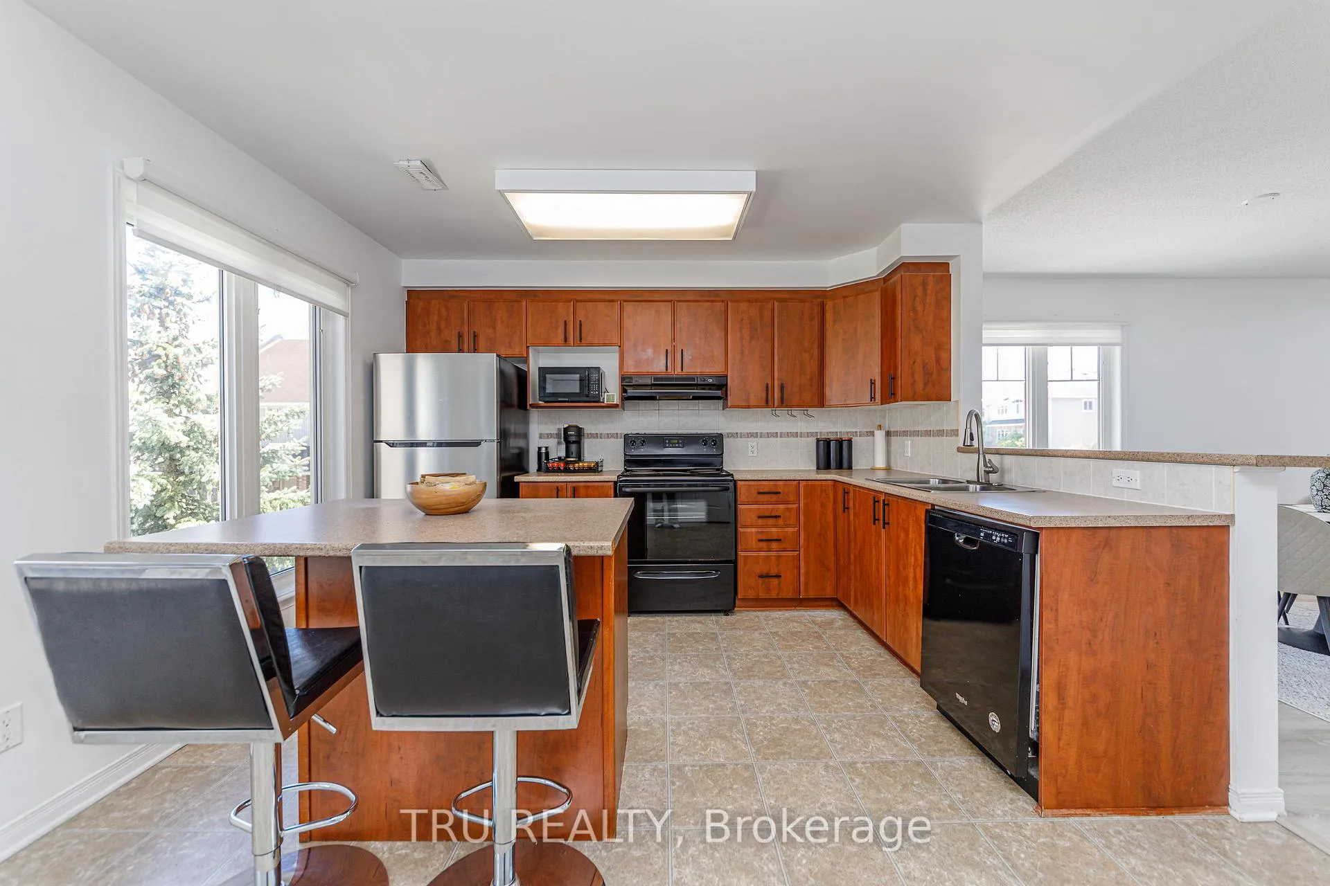Photo 11 of Unit 10, 272 Keltie Private, Ottawa, Barrhaven - Longfields — HOMEH