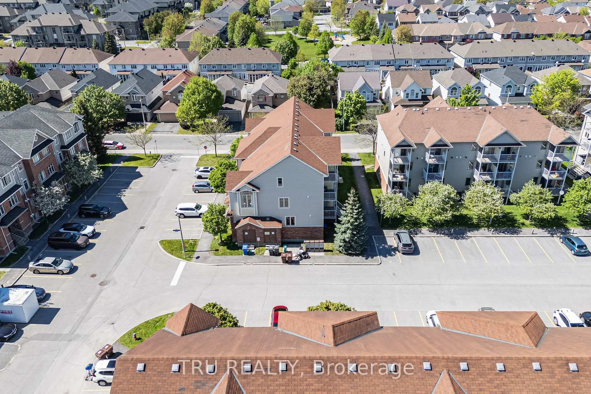 Photo 39 of Unit 10, 272 Keltie Private, Ottawa, Barrhaven - Longfields — HOMEH
