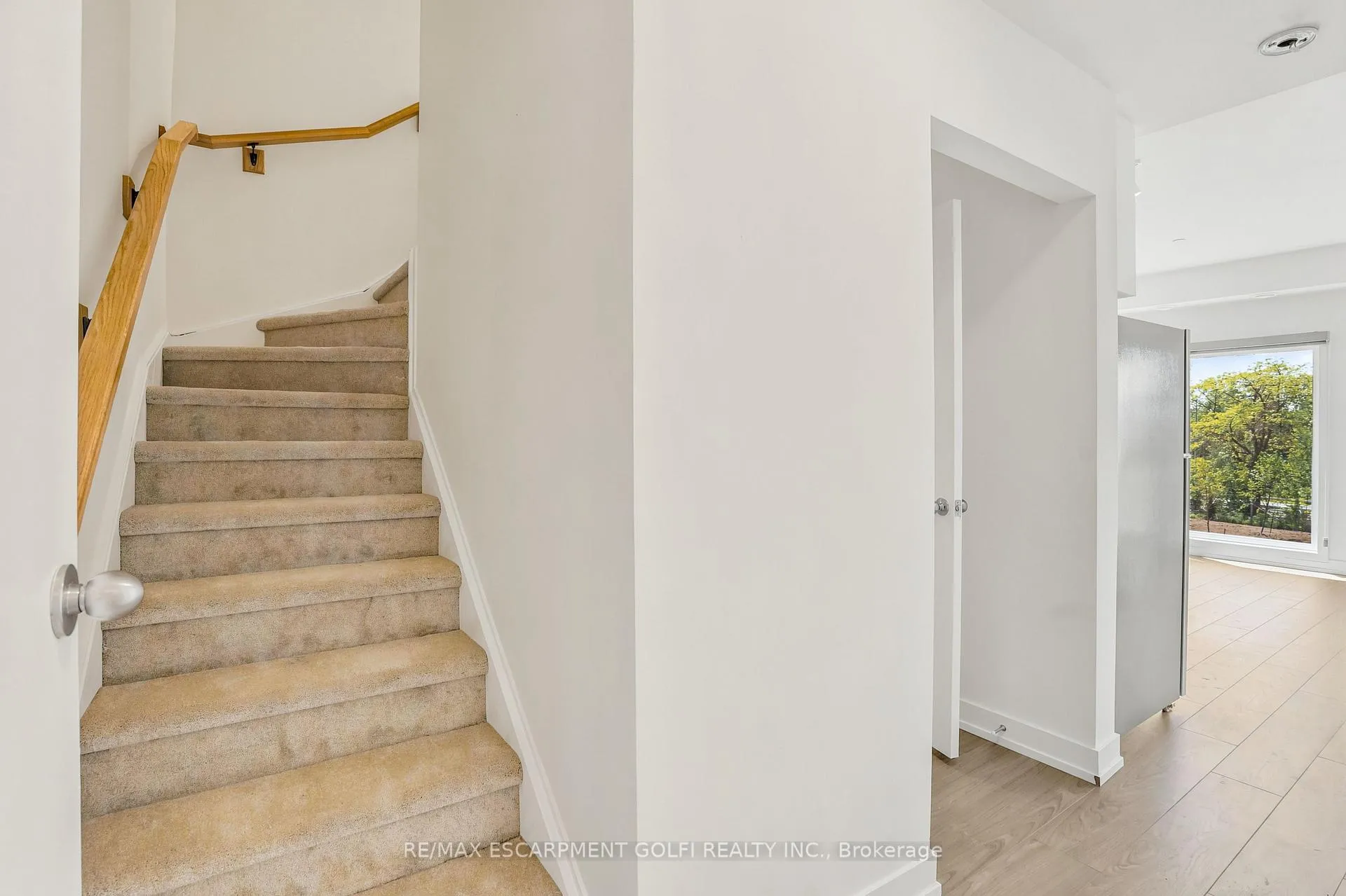 Photo 2 of Unit 307B, 16 Melbourne Avenue, St. Catharines, E. Chester — HOMEH