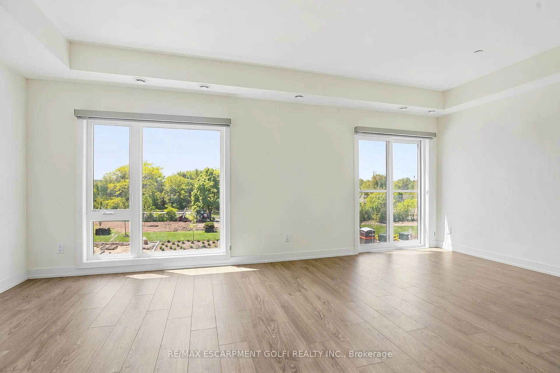 Photo 3 of Unit 307B, 16 Melbourne Avenue, St. Catharines, E. Chester — HOMEH
