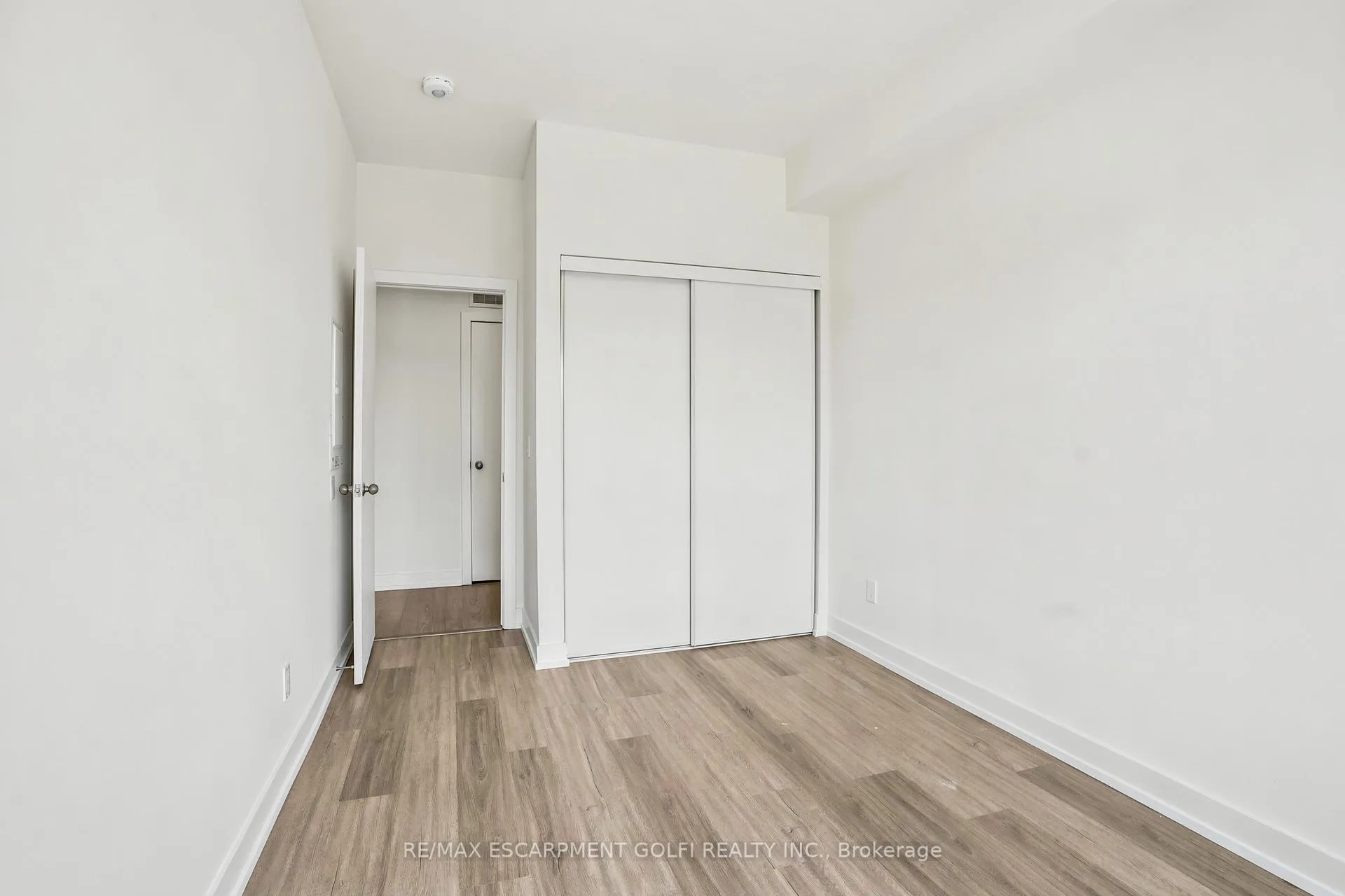 Photo 9 of Unit 307B, 16 Melbourne Avenue, St. Catharines, E. Chester — HOMEH