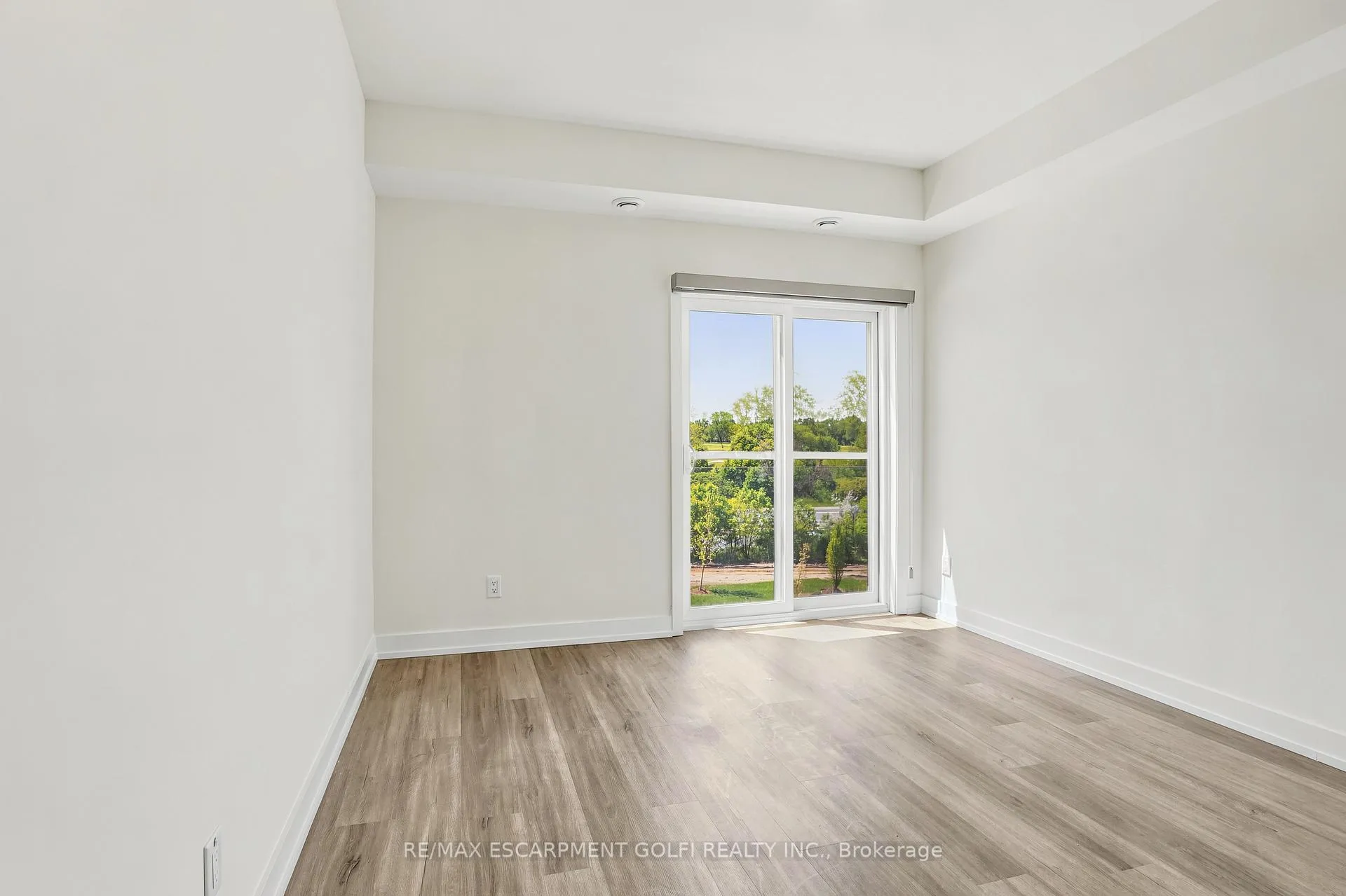 Photo 12 of Unit 307B, 16 Melbourne Avenue, St. Catharines, E. Chester — HOMEH