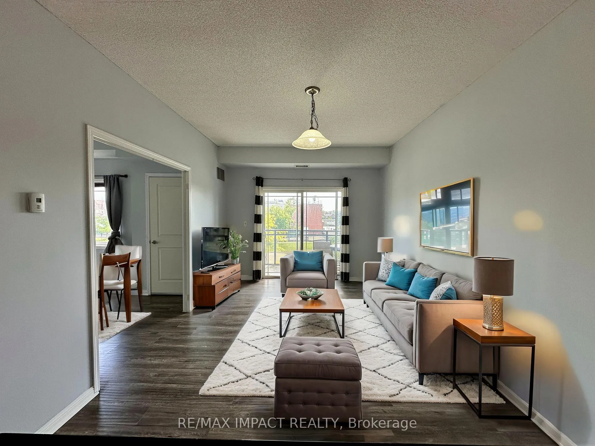 Photo 6 of Unit 104, 1 Sidney Lane, Clarington, Bowmanville — HOMEH