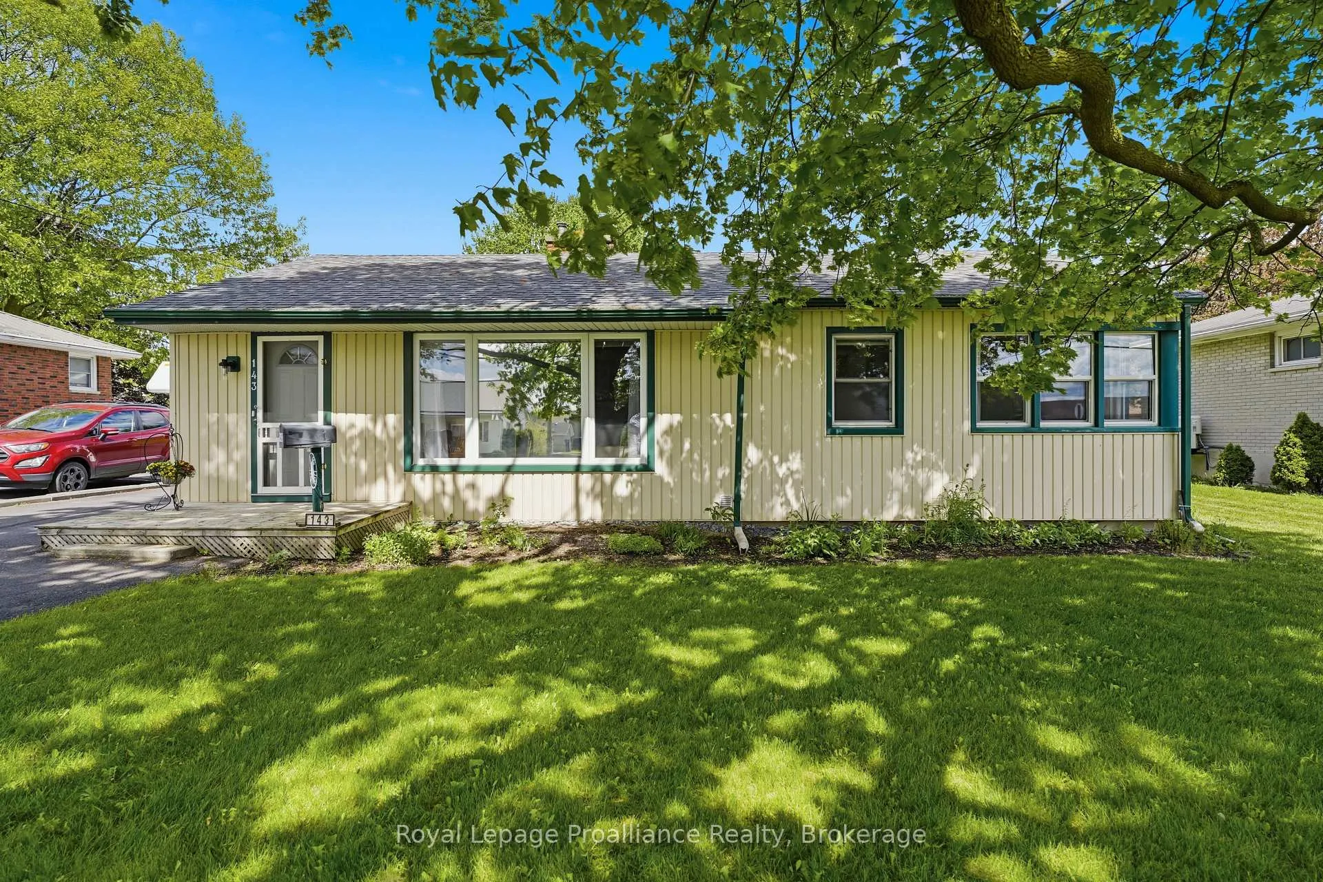 Photo 3 of 143 Avondale Road, Belleville, Belleville Ward — HOMEH