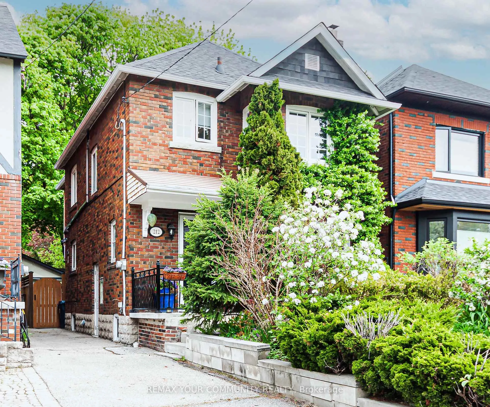 Photo 1 of 212 Wanless Avenue, Toronto, Lawrence Park North — HOMEH