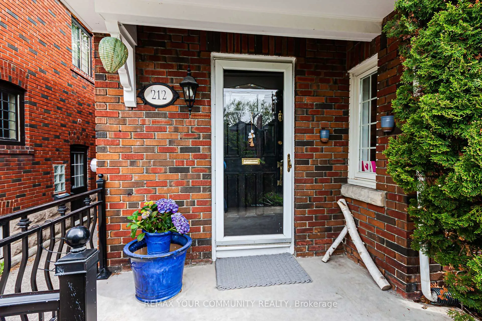 Photo 2 of 212 Wanless Avenue, Toronto, Lawrence Park North — HOMEH