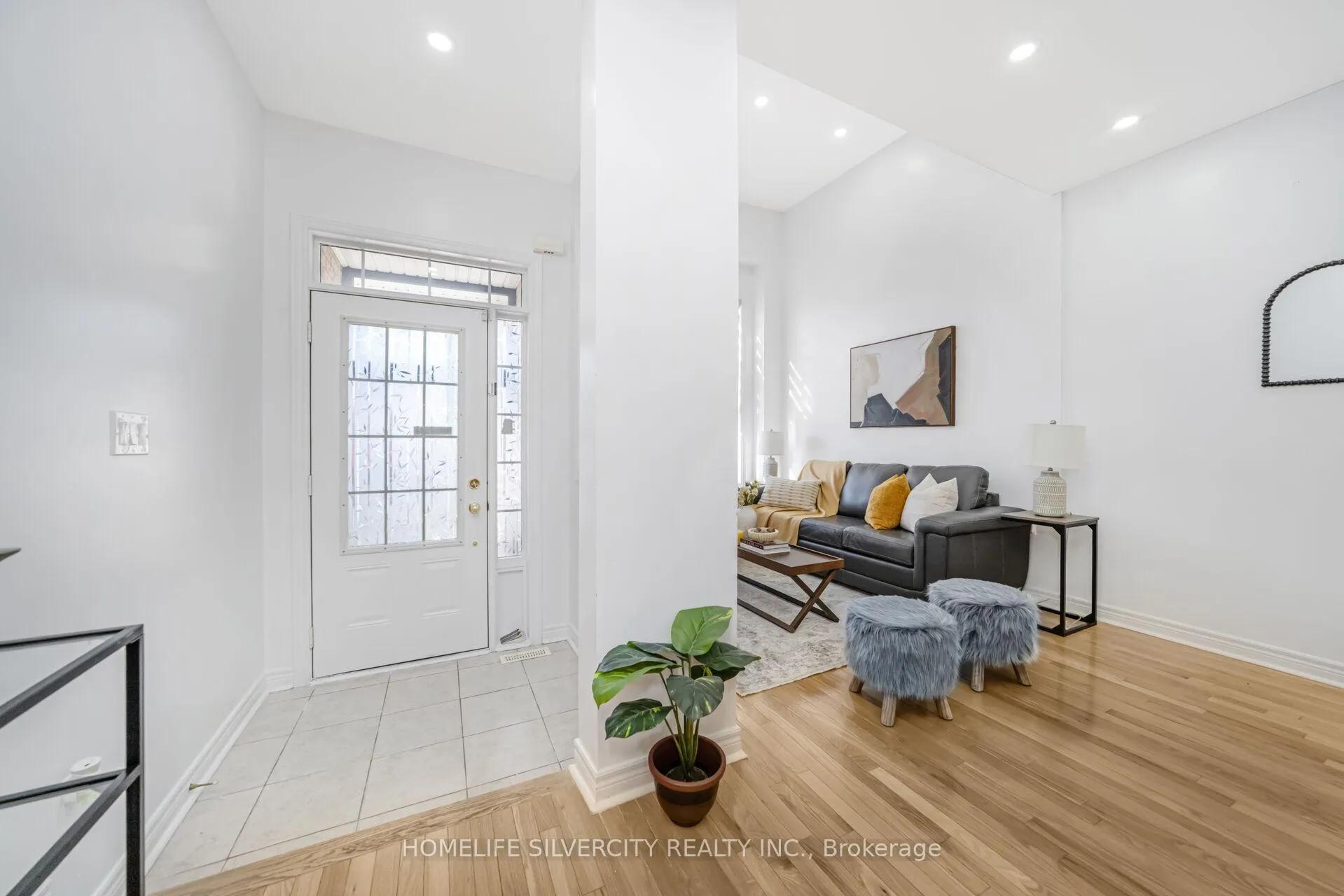 Photo 4 of 18 Finlayson Crescent, Brampton, Sandringham-Wellington — HOMEH