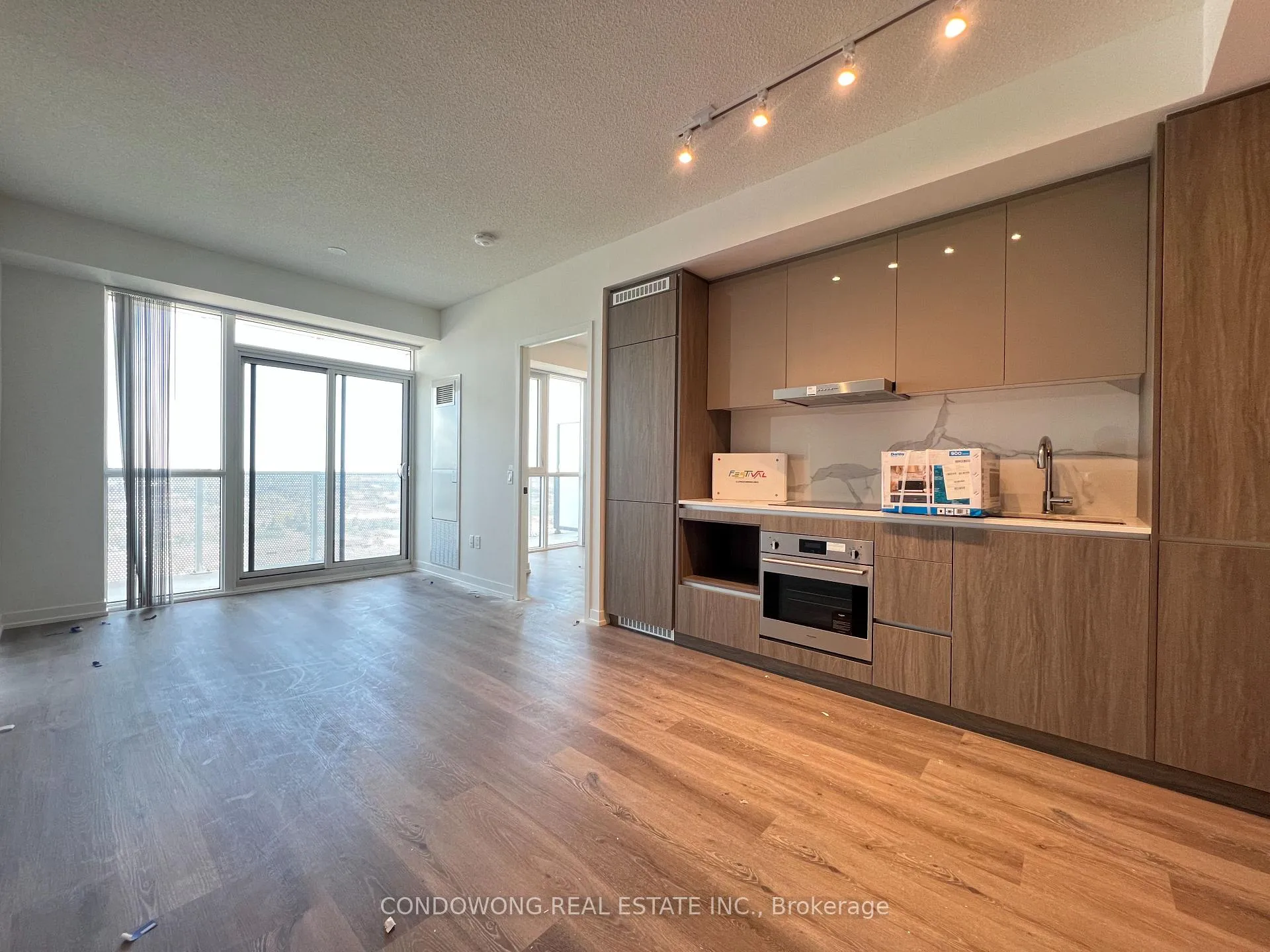 Photo 1 of Unit 2606, 28 Interchange Way, Vaughan, Vaughan Corporate Centre — HOMEH