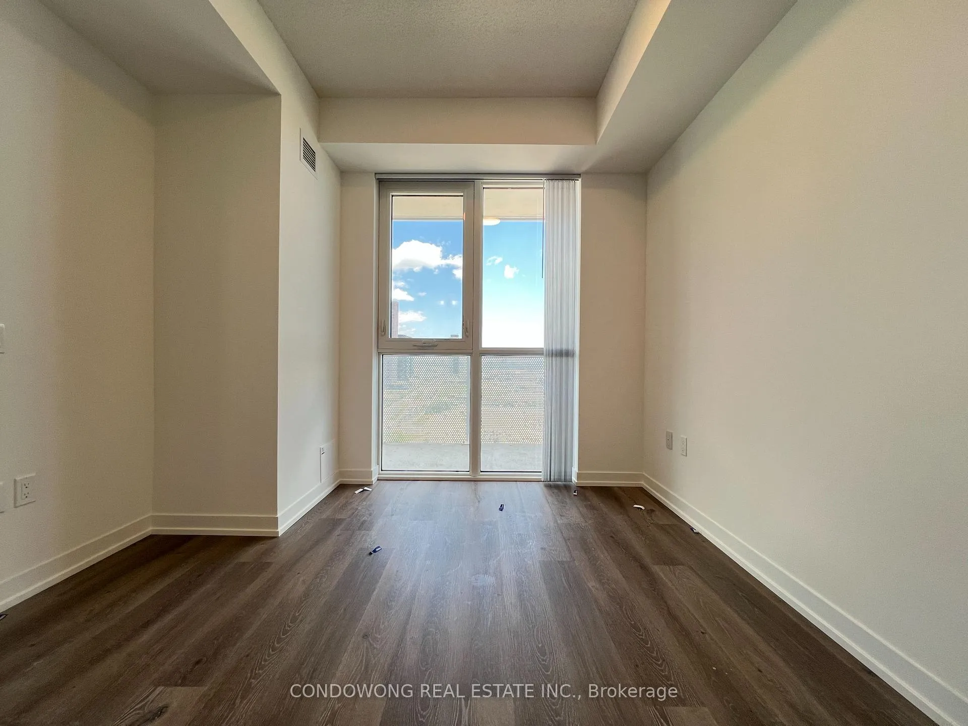 Photo 6 of Unit 2606, 28 Interchange Way, Vaughan, Vaughan Corporate Centre — HOMEH